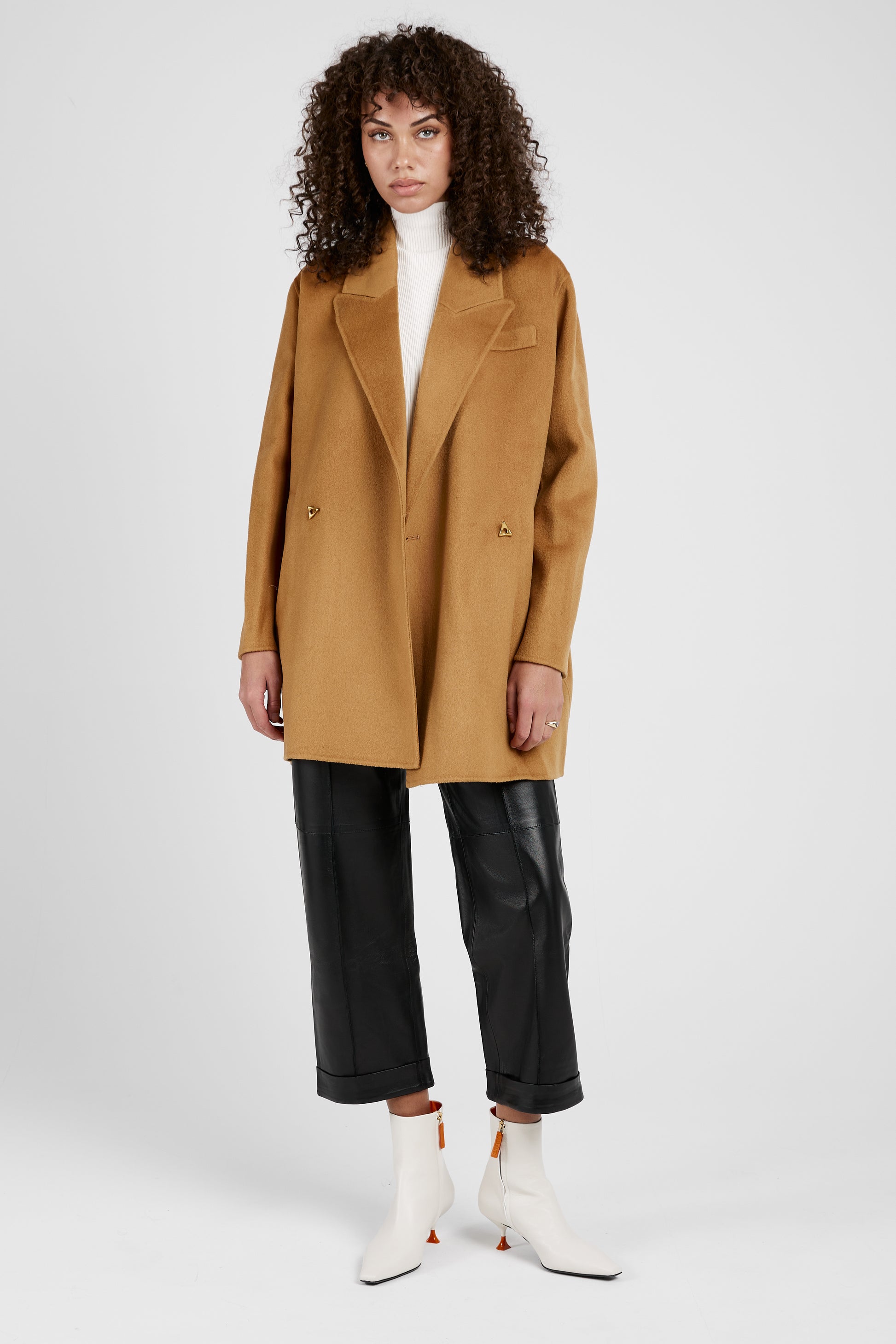 AERON Cavendish Cashmere Wool Coat in Tan