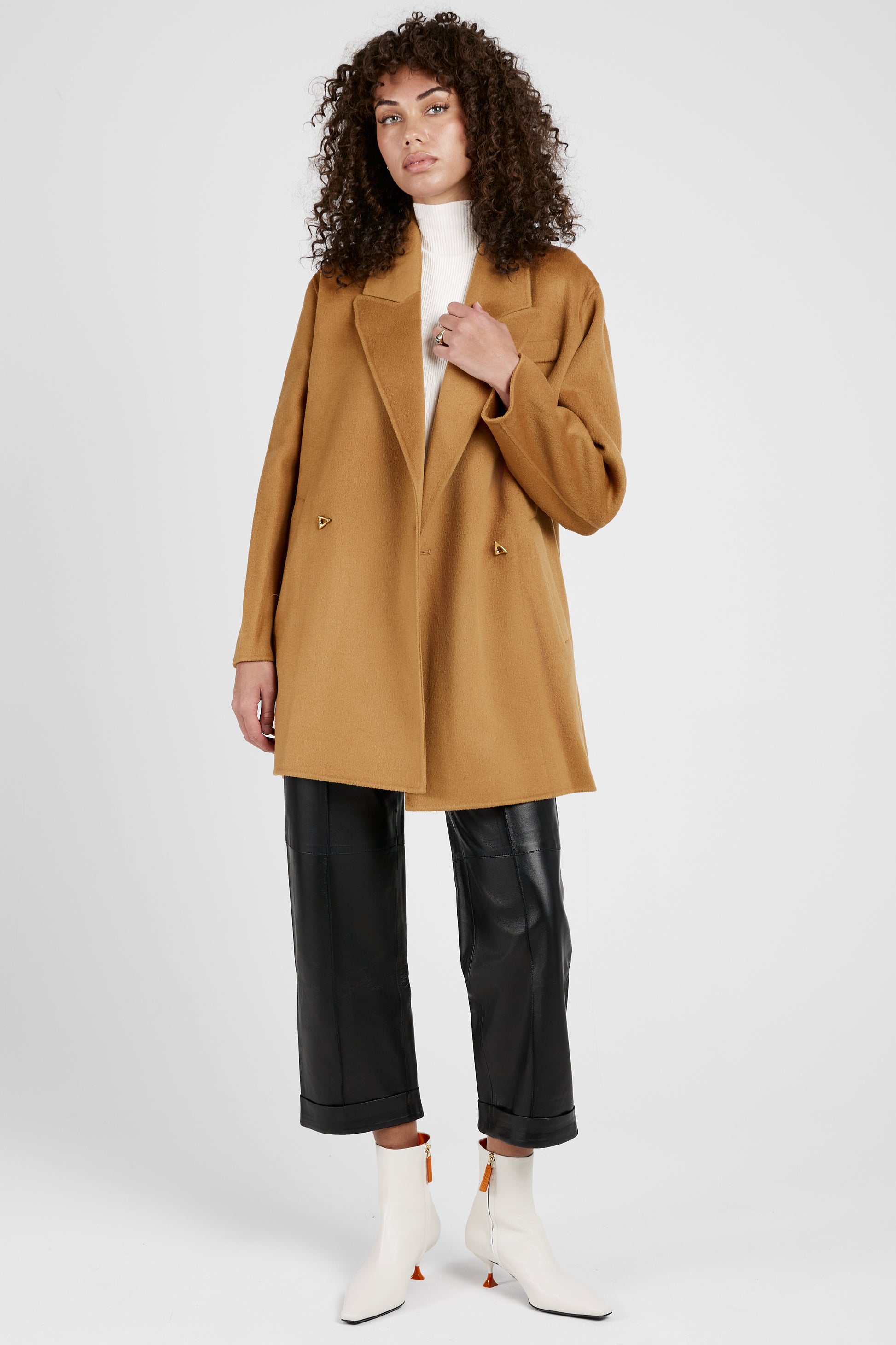 AERON Cavendish Cashmere Wool Coat in Tan