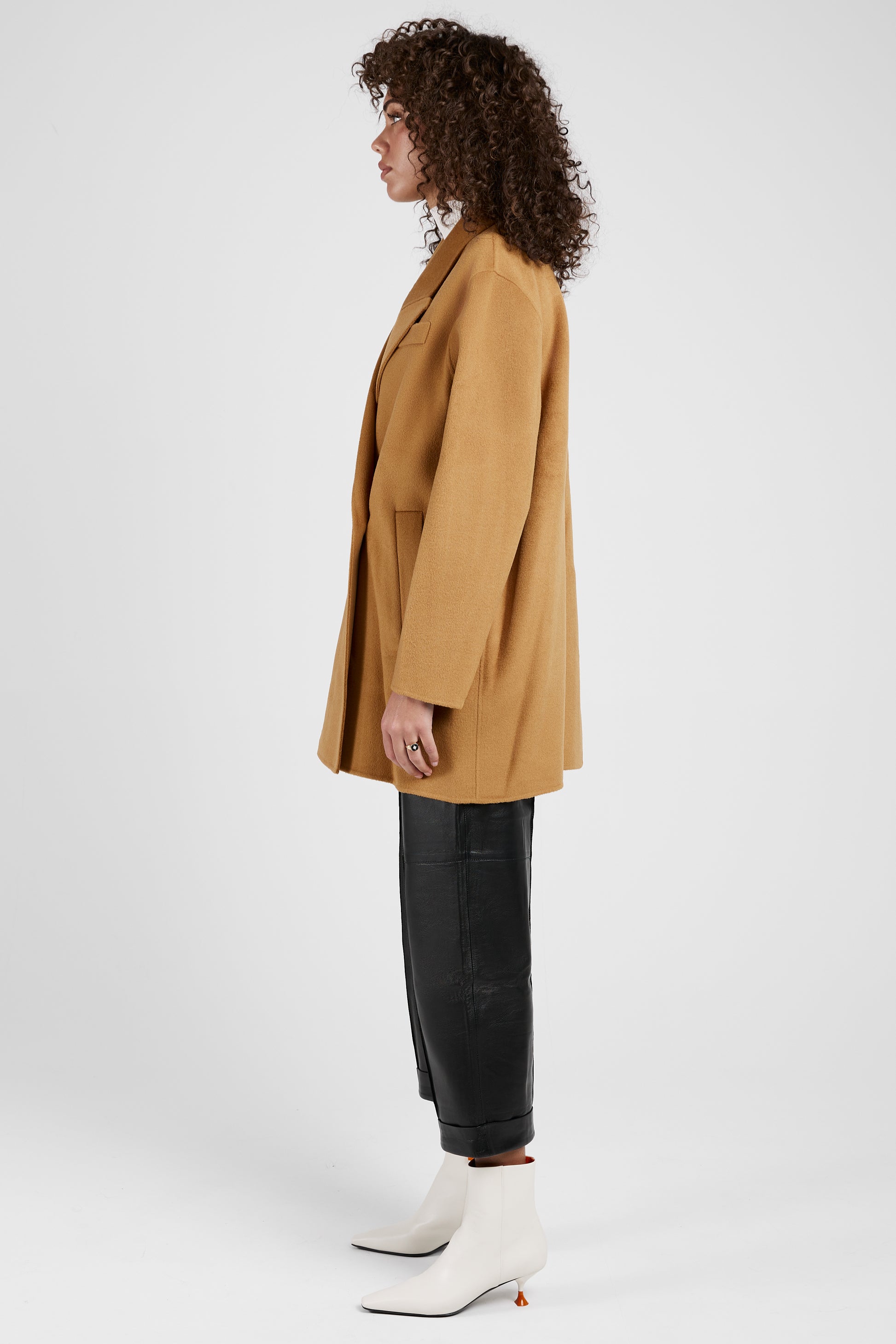 AERON Cavendish Cashmere Wool Coat in Tan