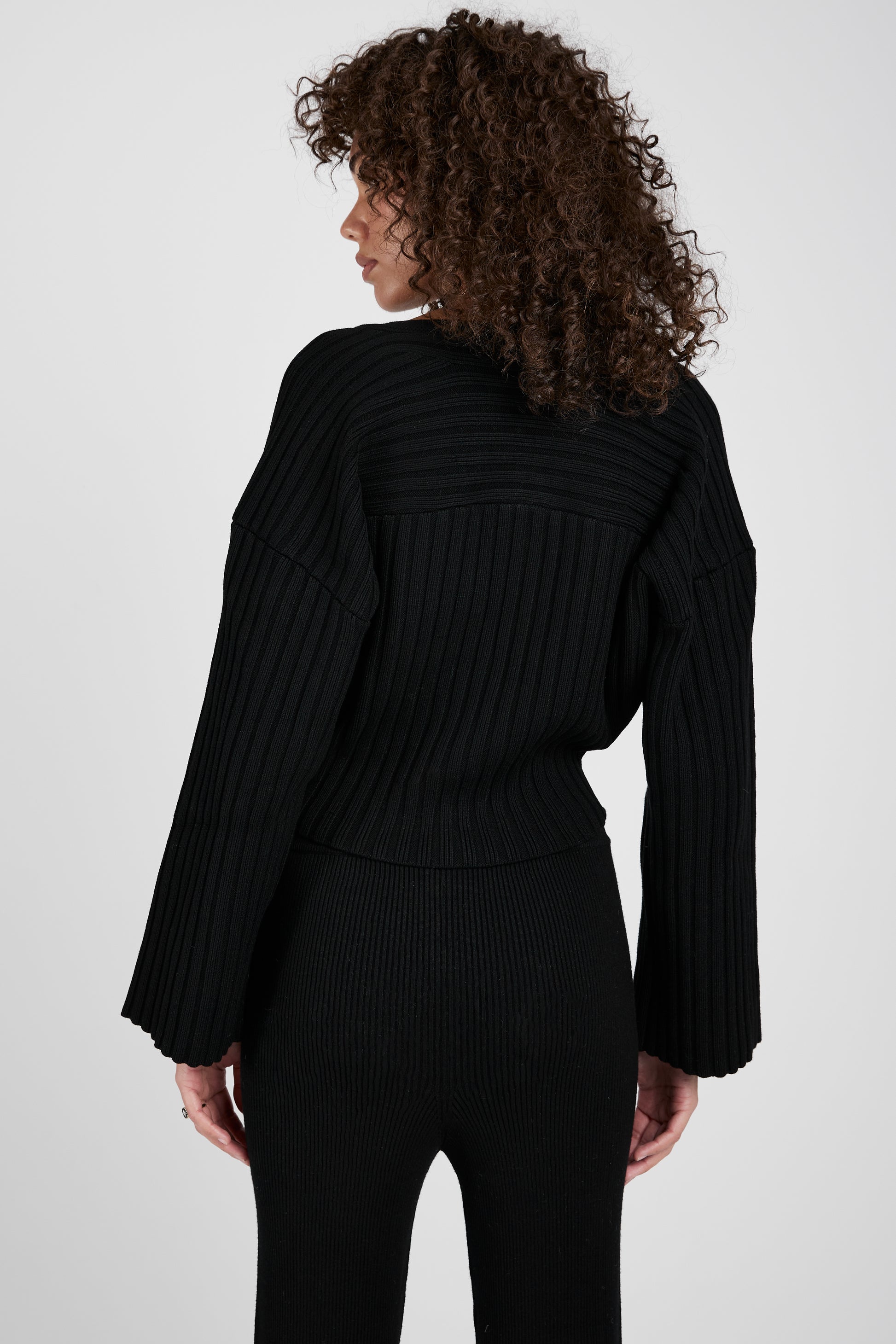 AERON Morrow Cropped Cardigan in Black