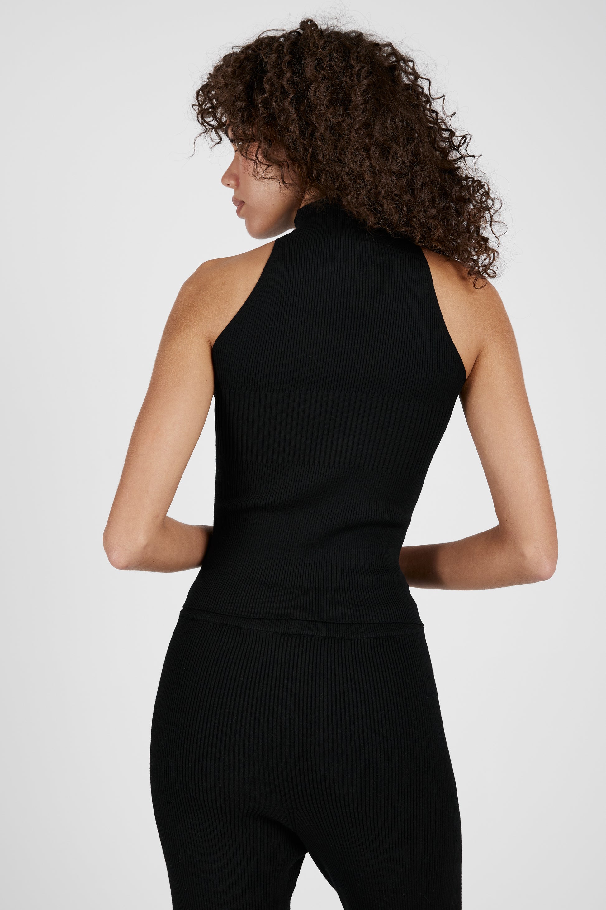 AERON ZERO409 Sleeveless Top in Black