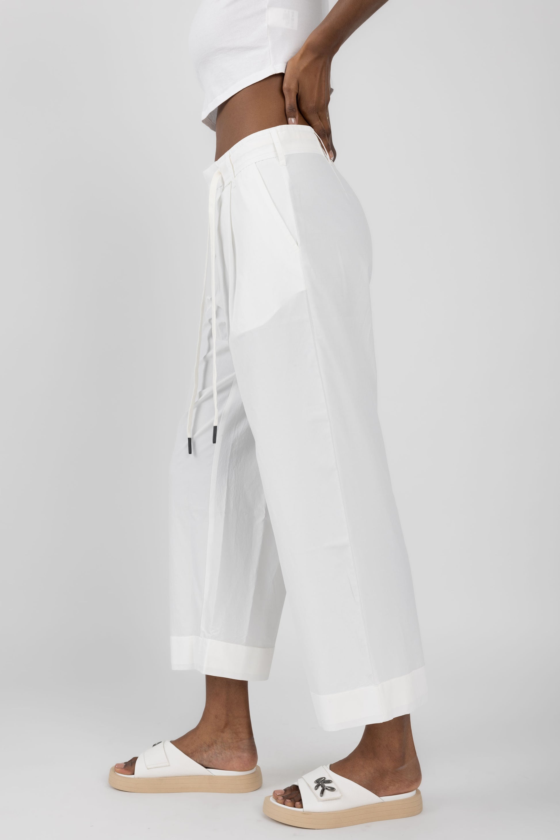 ANDREA YA'AQOV Cropped Pant in White