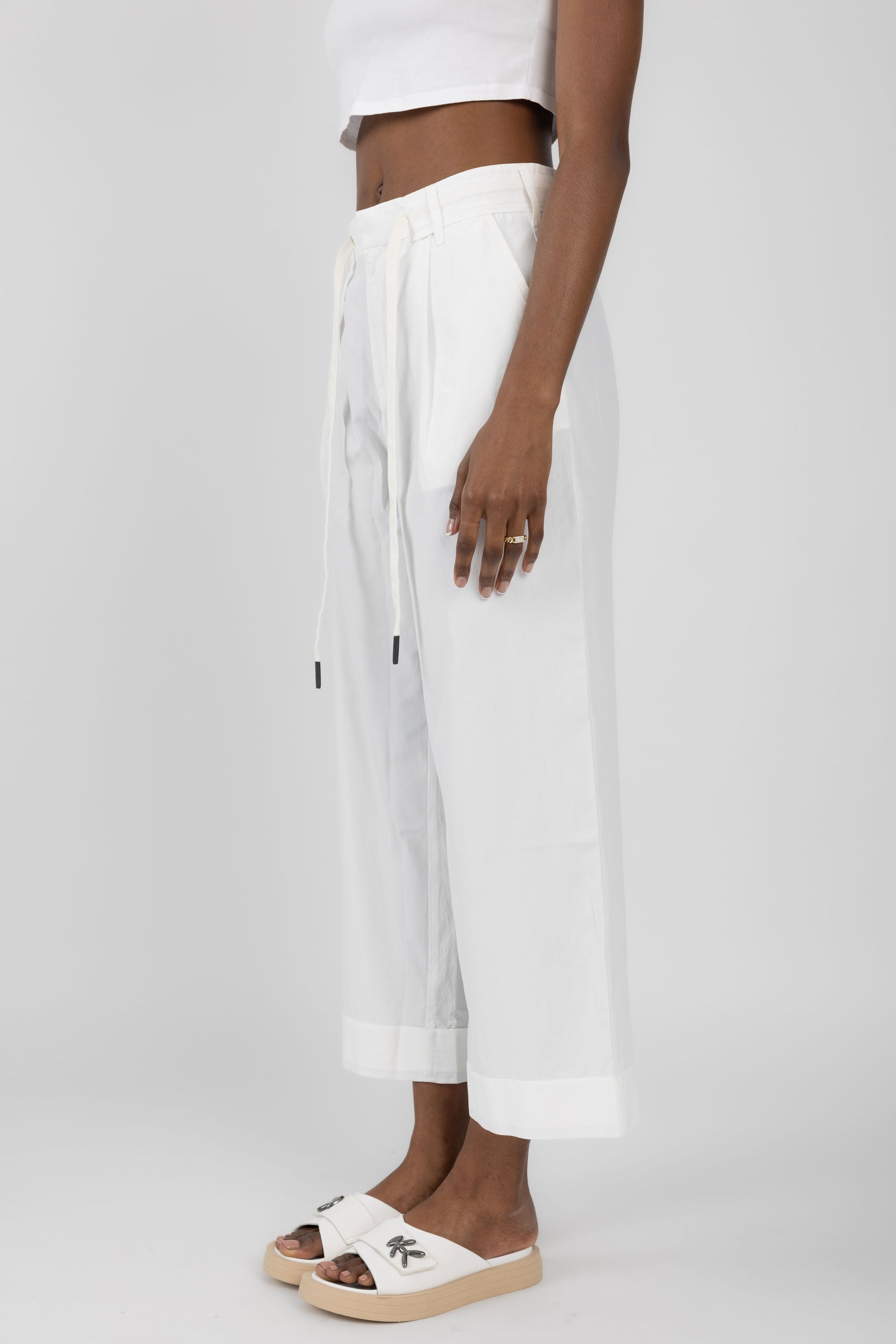 ANDREA YA'AQOV Cropped Pant in White