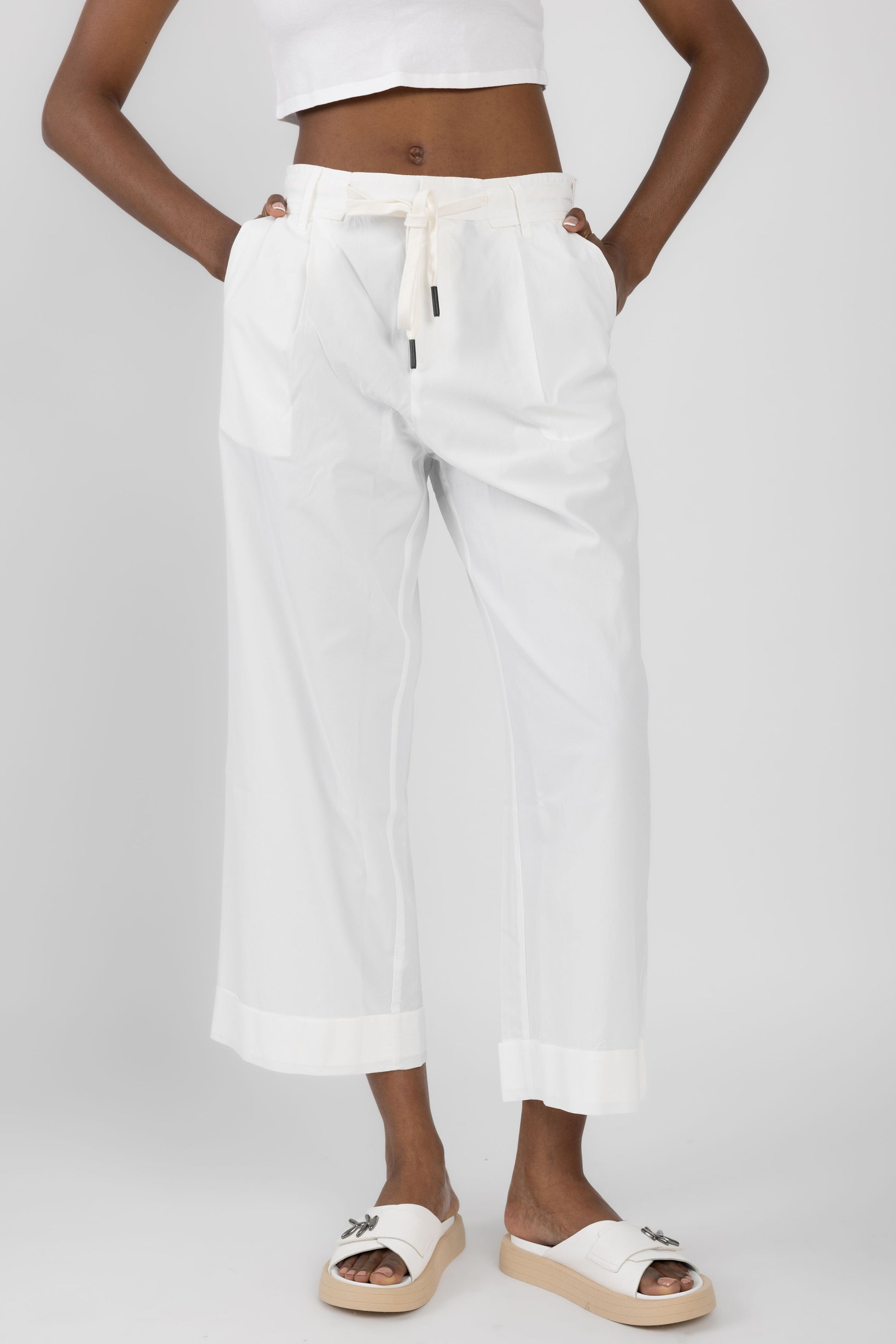 ANDREA YA'AQOV Cropped Pant in White