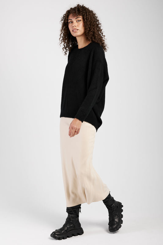 AVANT TOI Carded Cashmere Pullover Sweater in Nero