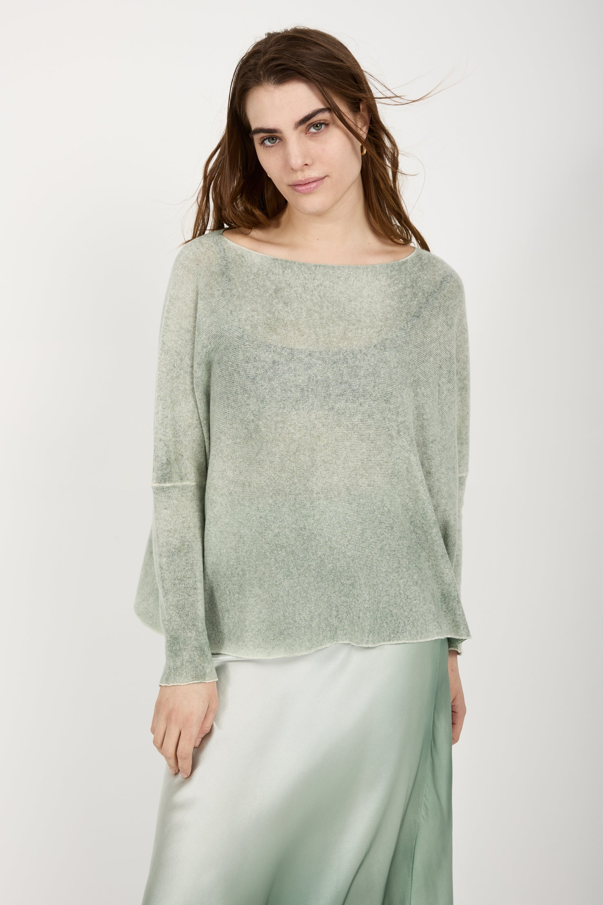 AVANT TOI Light Cashmere Poncho in Jade