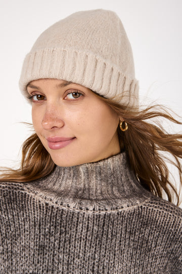 Ribbed Carded Beanie Hat in Sabbia