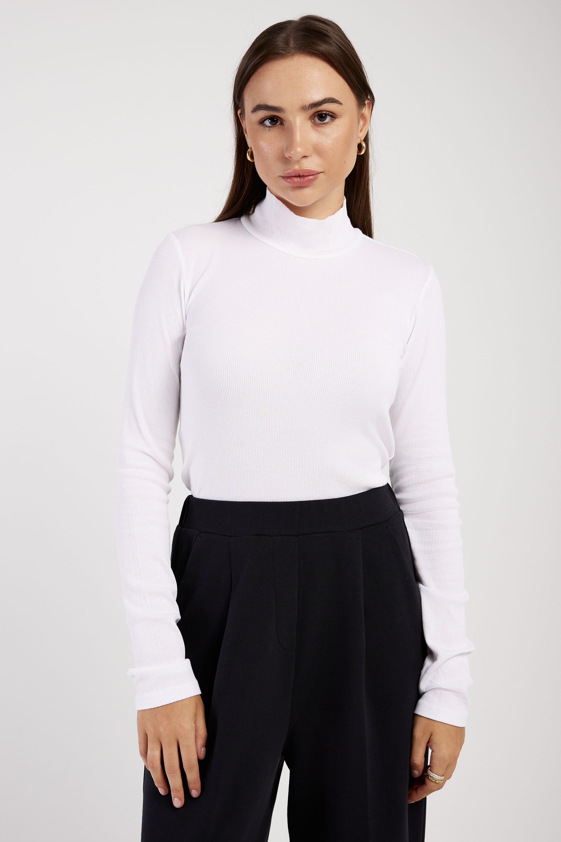 COTTON CITIZEN Verona Turtleneck Top in White