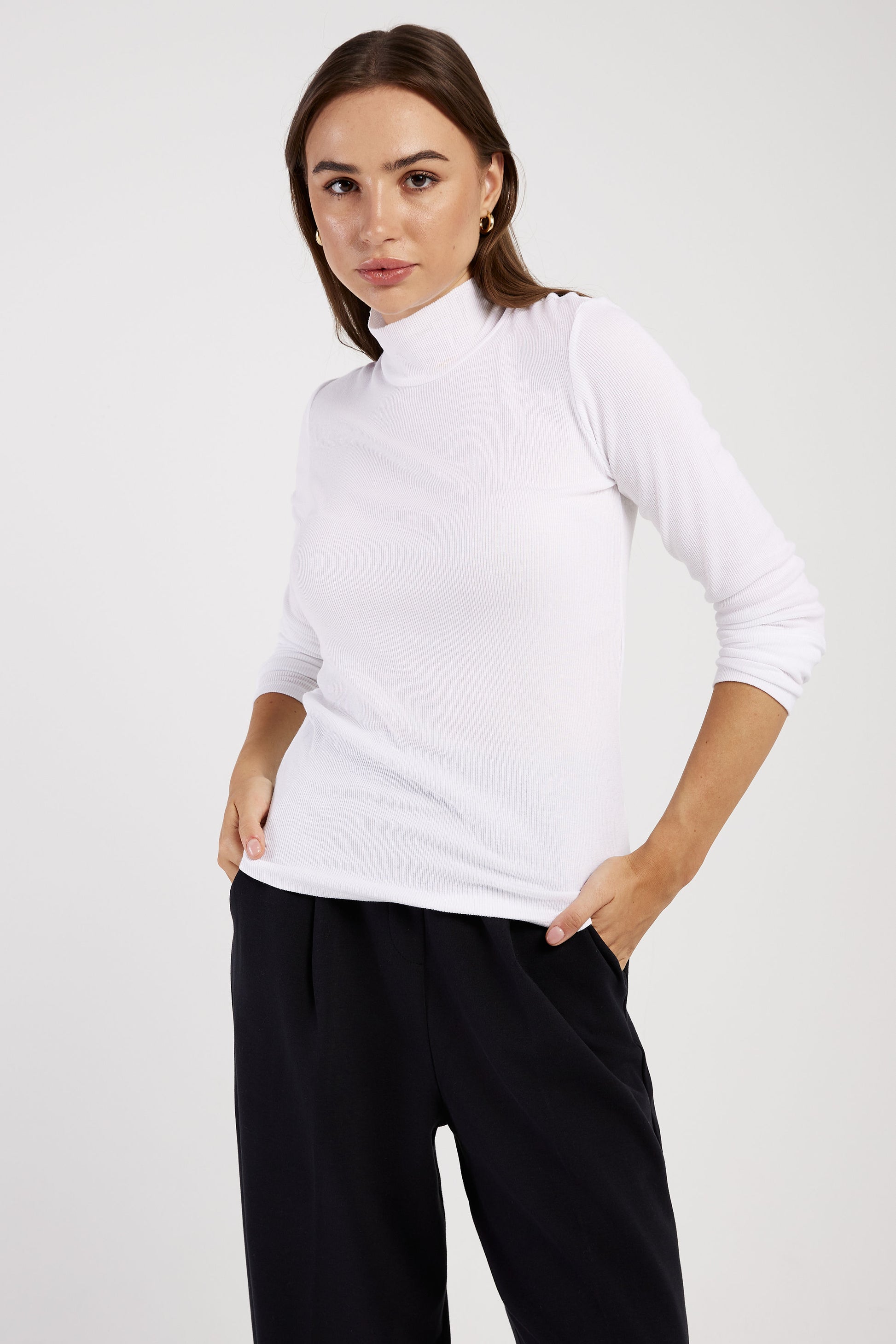 COTTON CITIZEN Verona Turtleneck Top in White