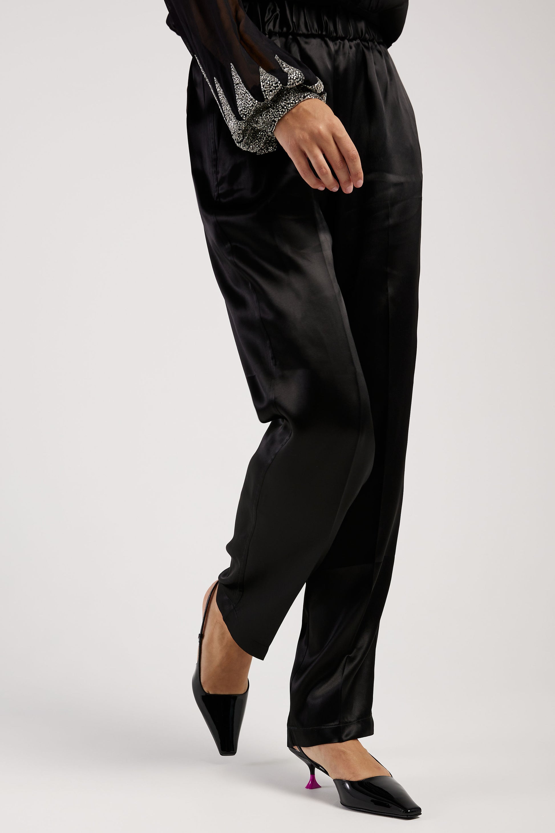 FORTE FORTE Viscose Satin Chic Elasticated Pants in Noir