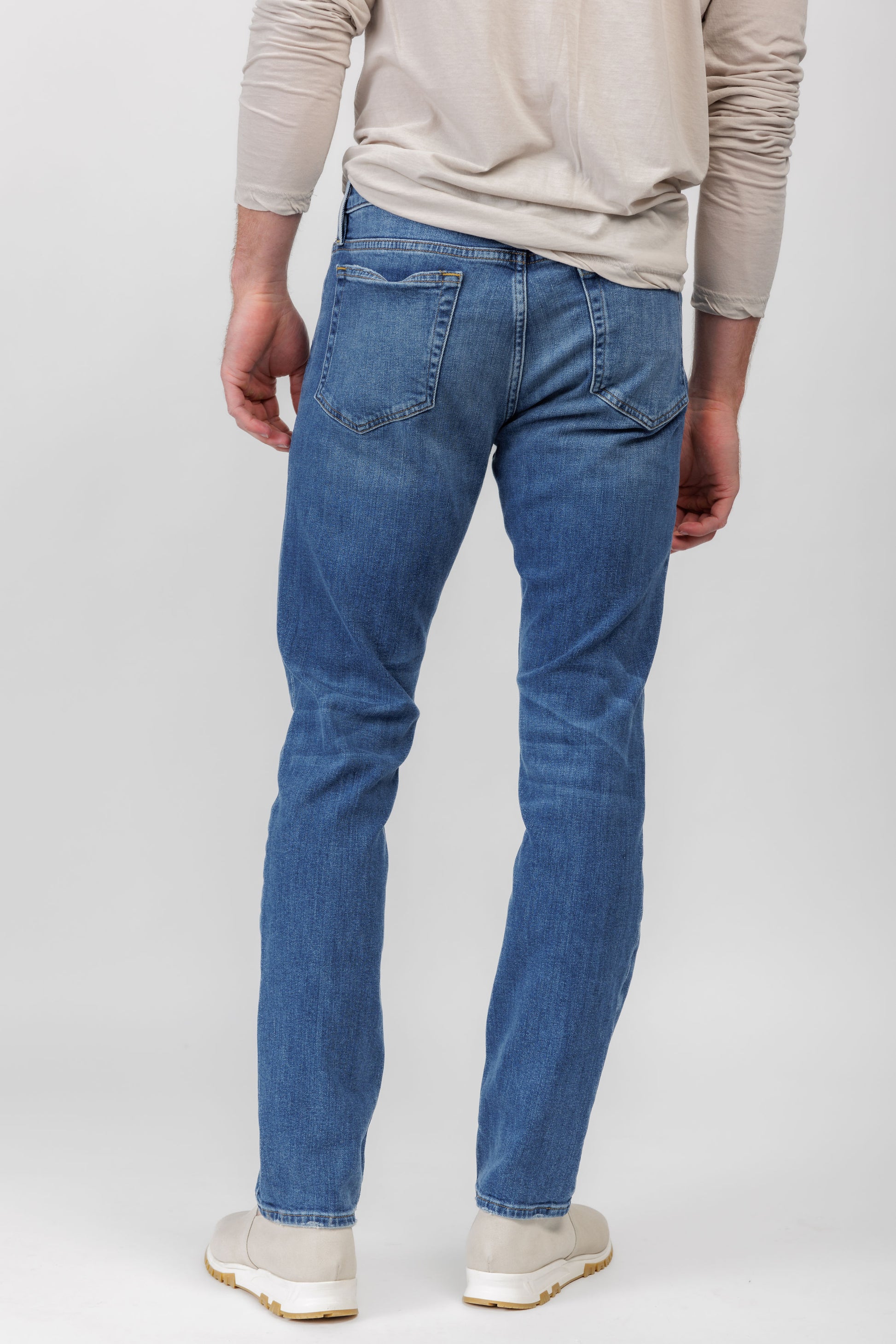 FRAME L'Homme Slim Jean in Capistrano