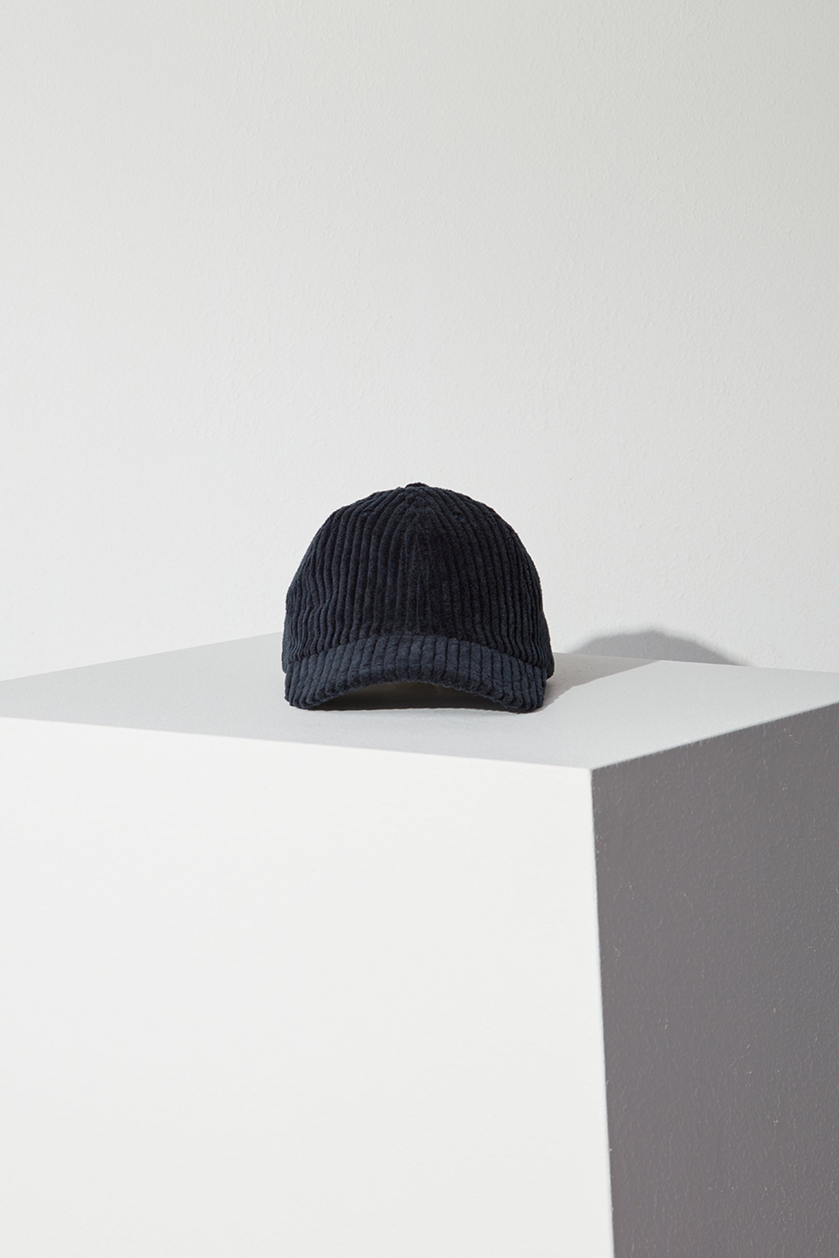 JANESSA LEONÉ Caton Cotton Hat in Navy