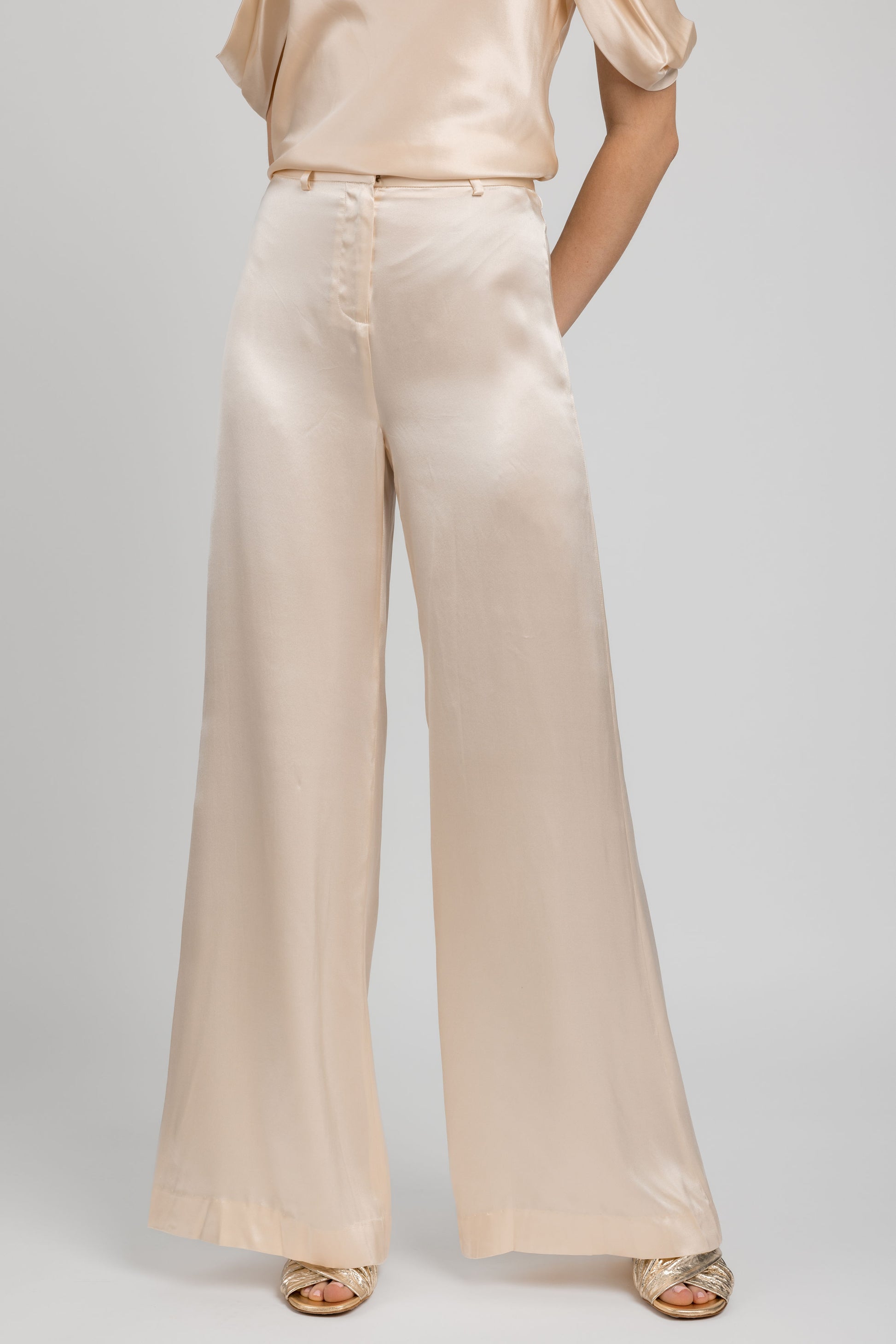 L'AGENCE Gavin Wide Leg Pant in Pearl