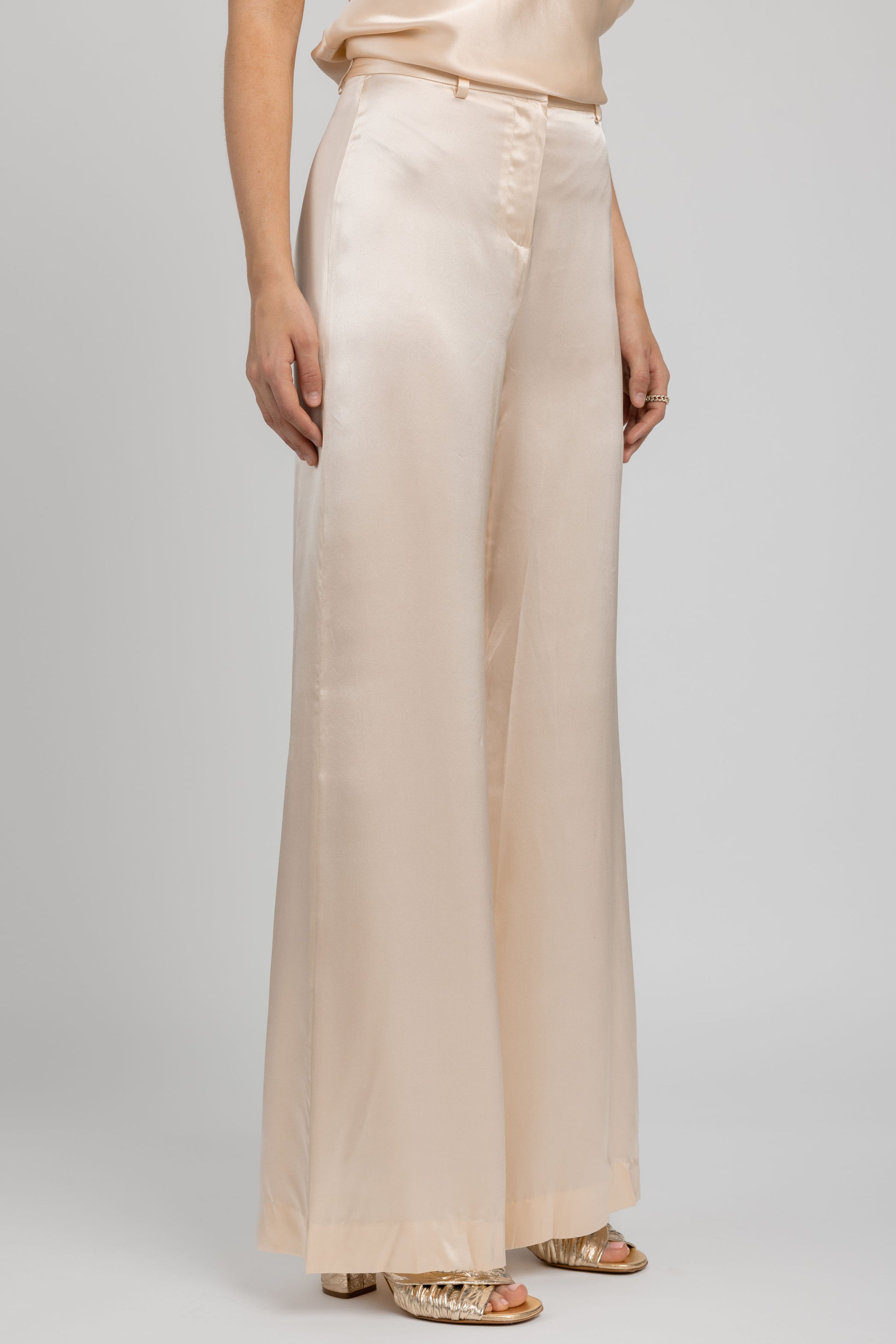 L'AGENCE Gavin Wide Leg Pant in Pearl