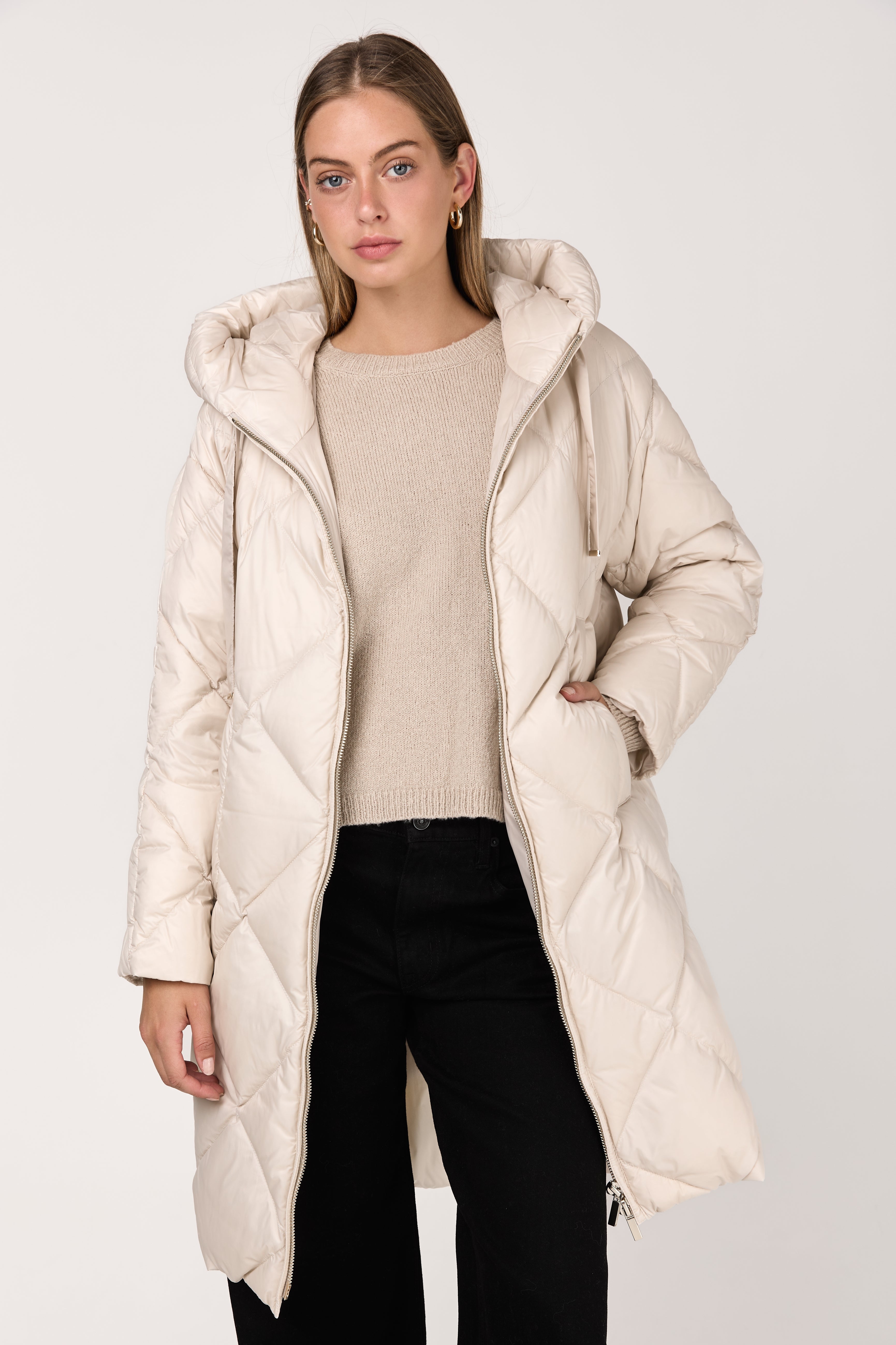 Trefe Puffer Down Coat in Milk