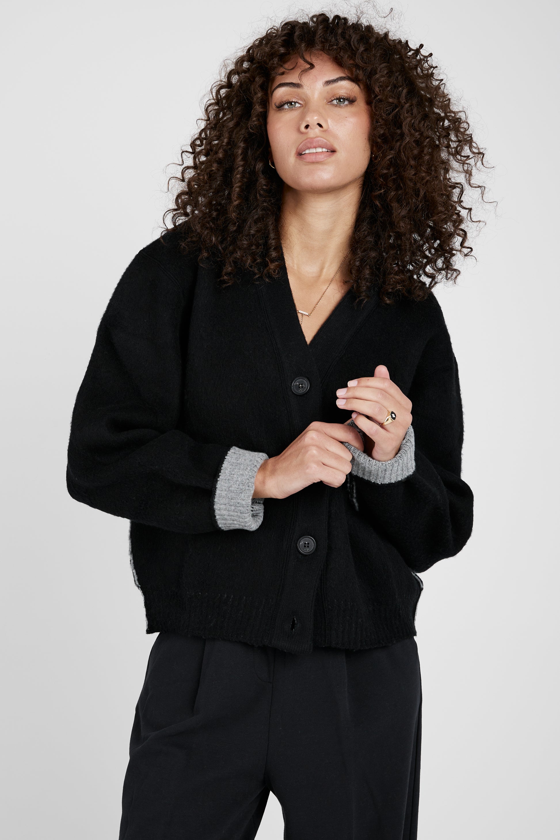 N°21 Oversized Knitted Cardigan in Black