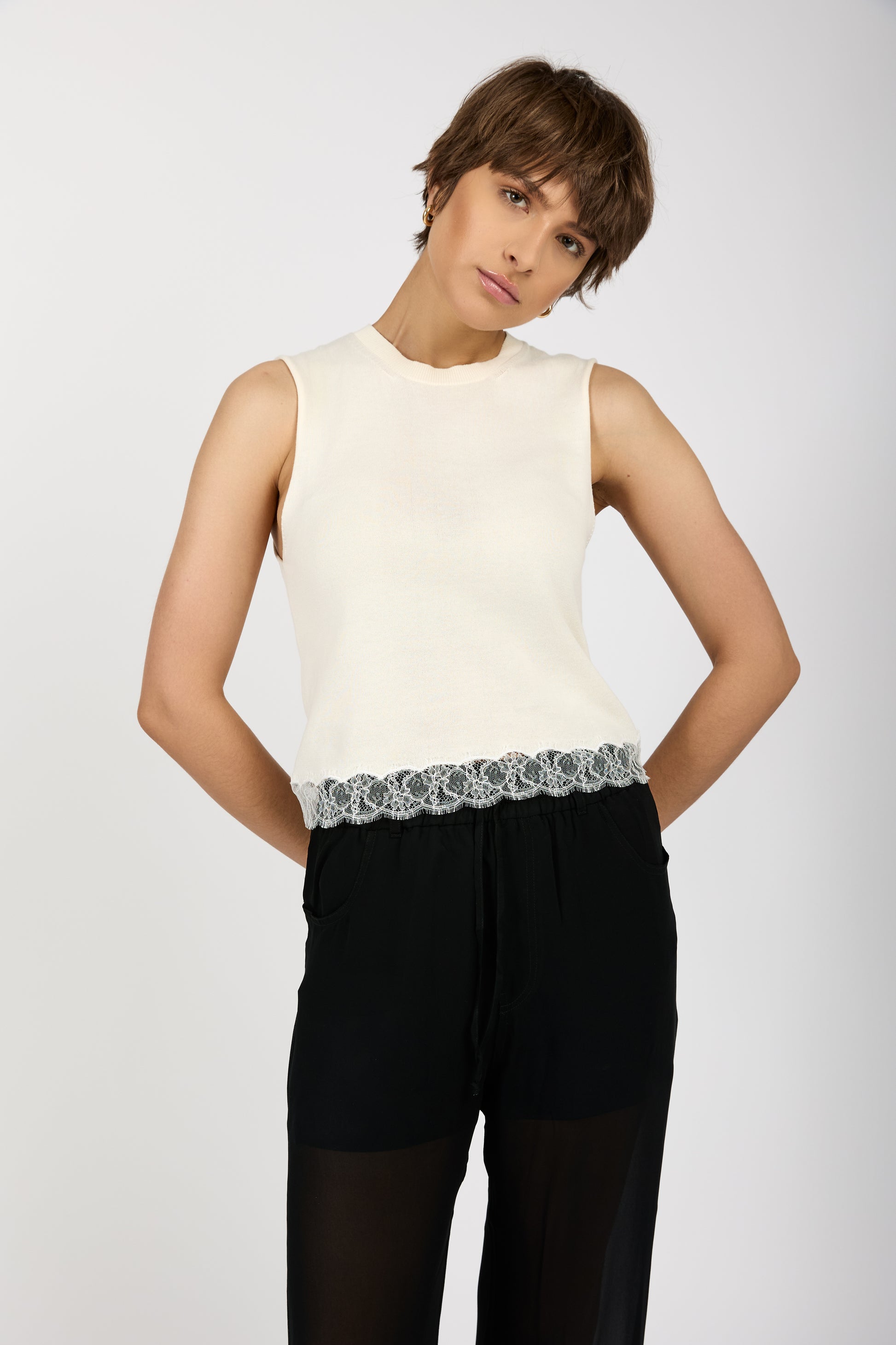 N°21 Sleeveless Knit Top in Yoghourt