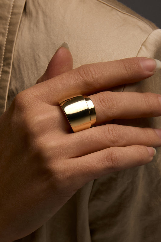 VELINA Oro Chunky Ring in 18k Yellow Gold