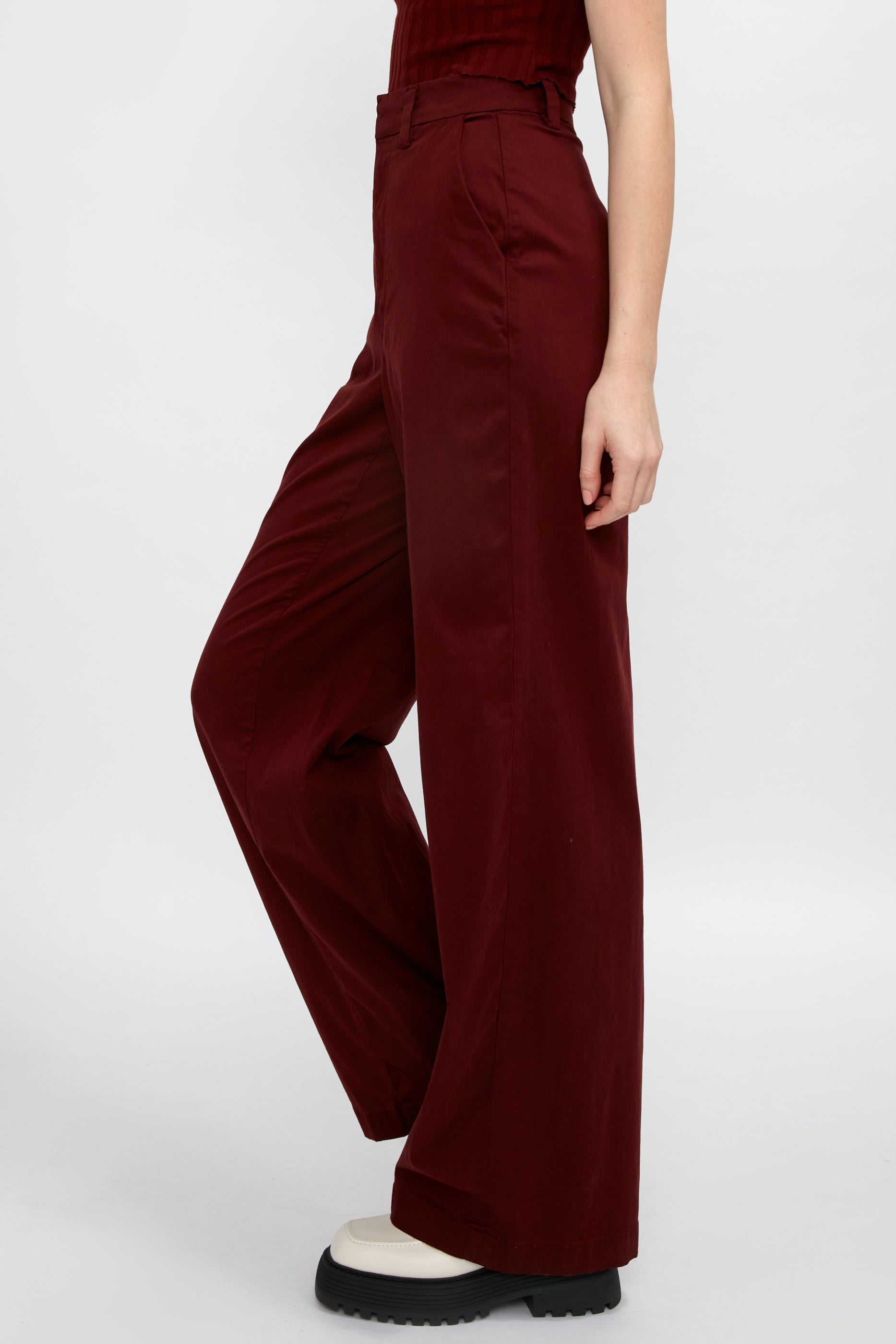 COTTON CITIZEN London Relaxed Pant in Wine