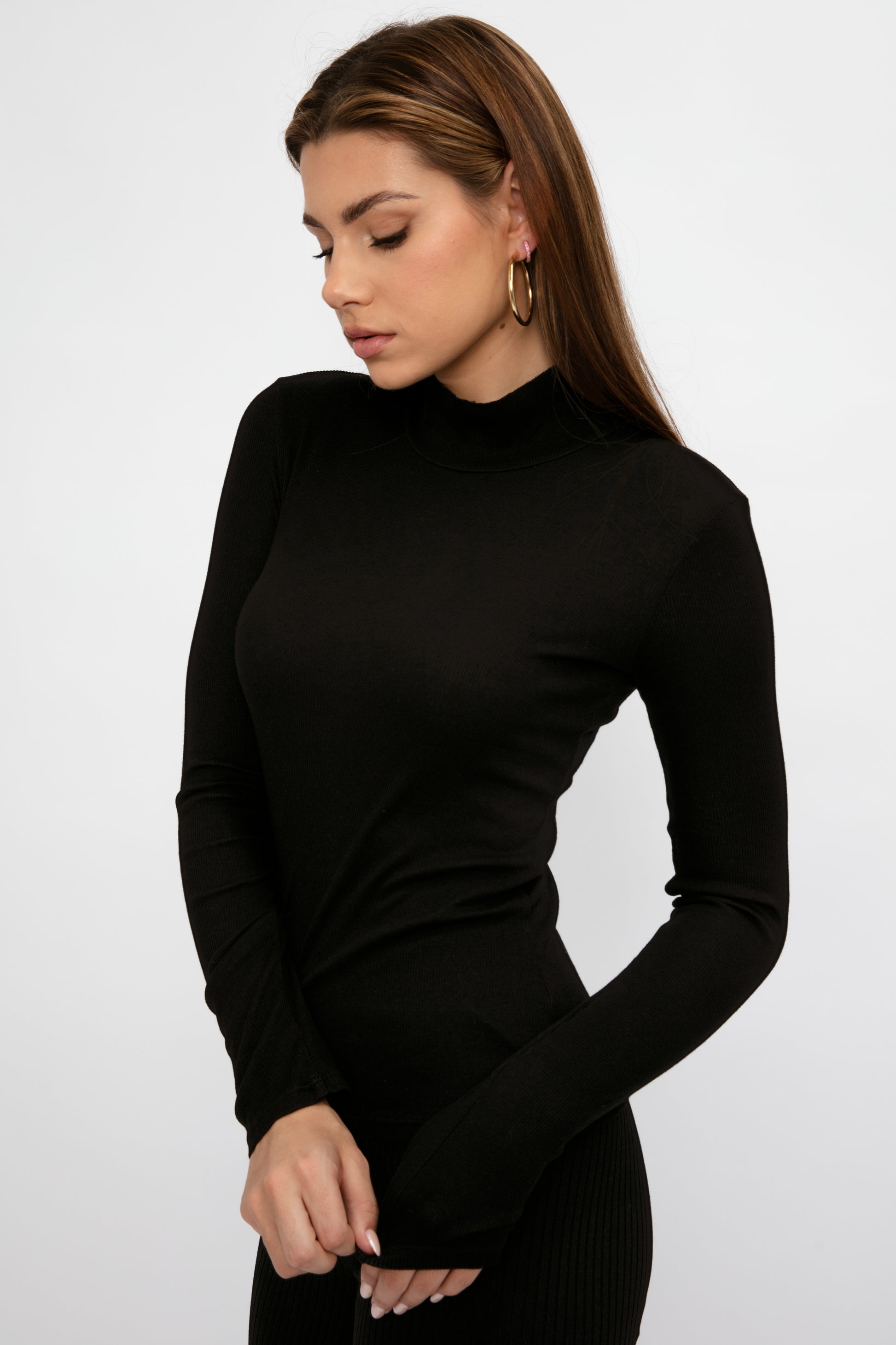 COTTON CITIZEN Verona Turtleneck in Jet Black
