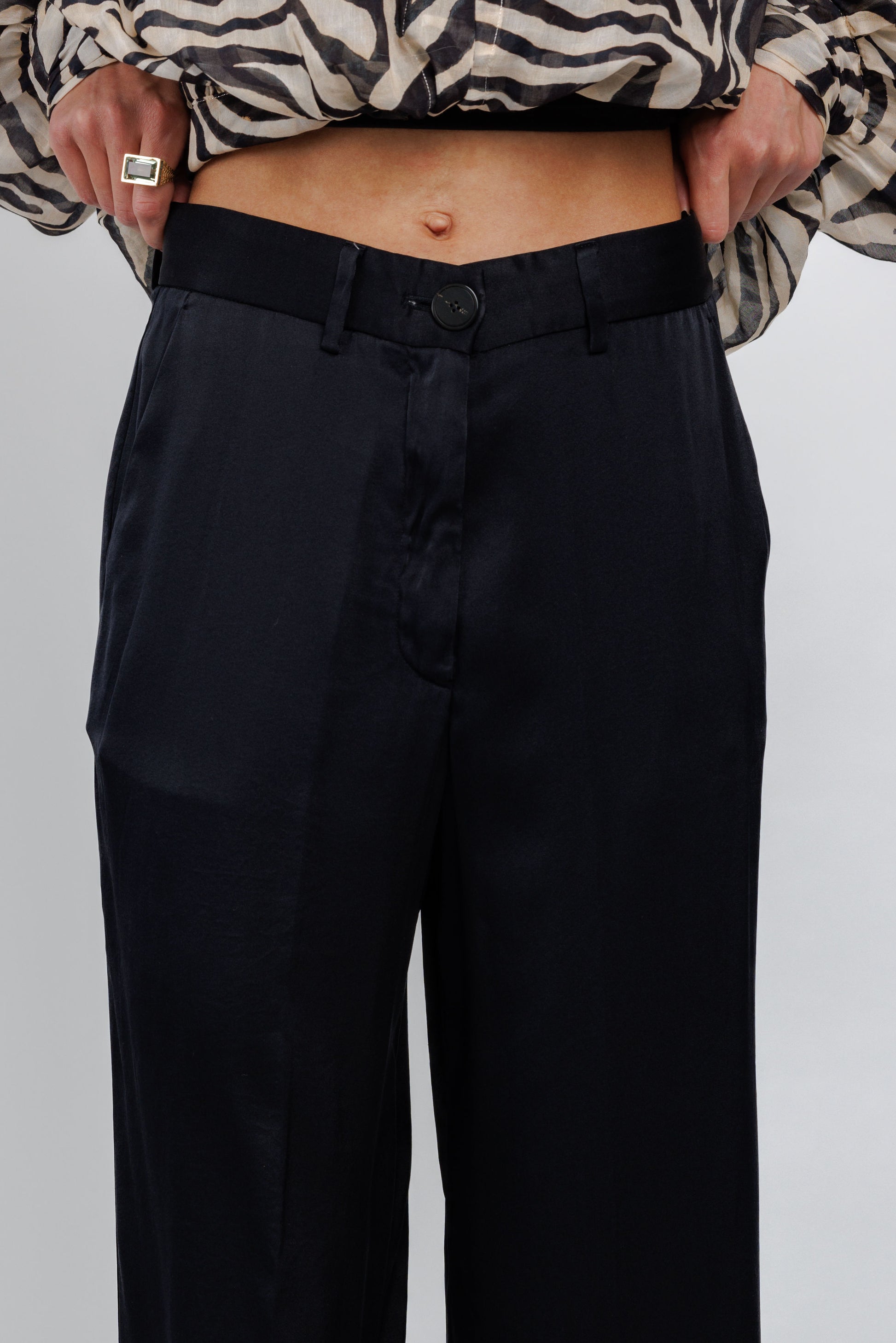 FORTE FORTE Stretch Silk Pant in Noir