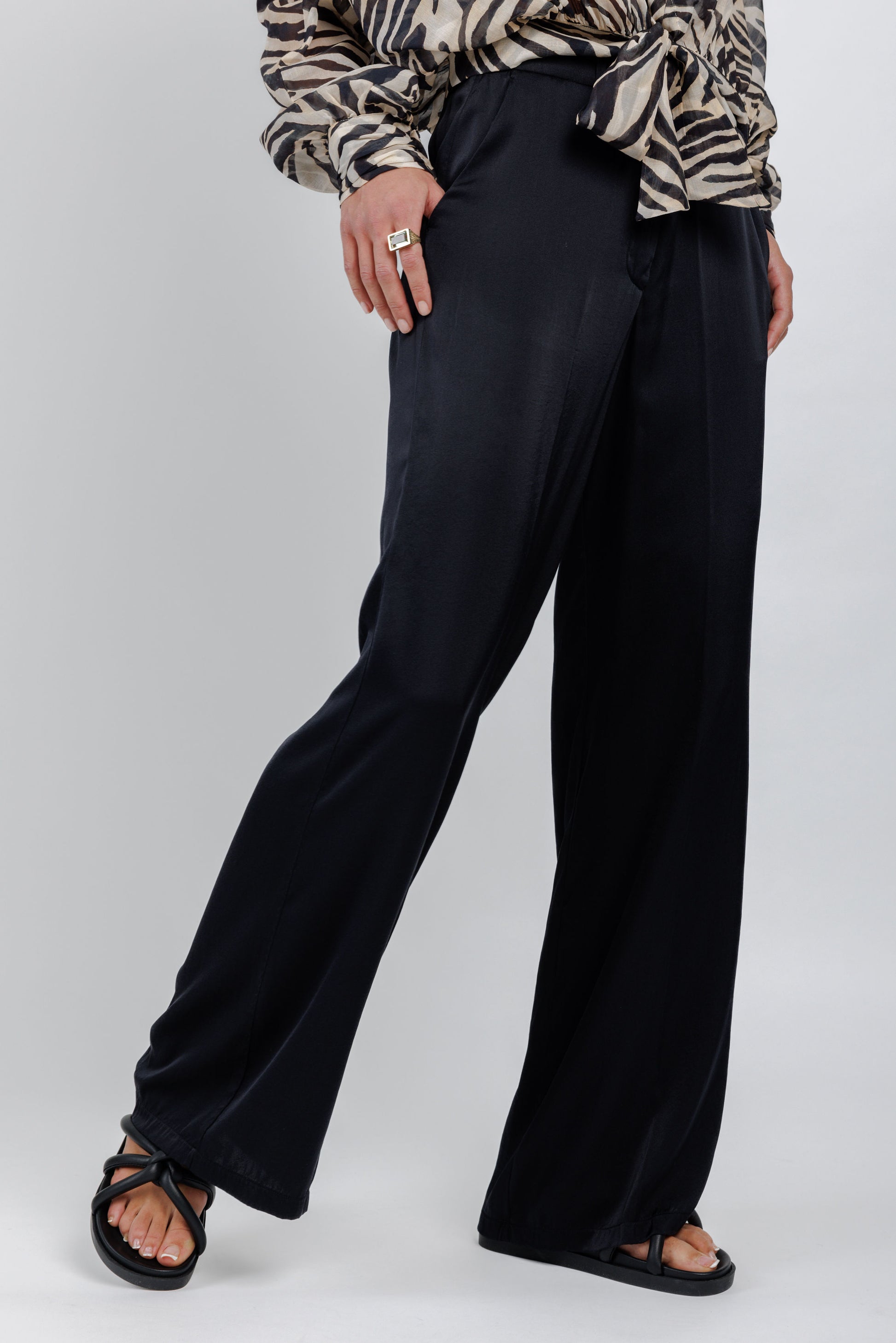 FORTE FORTE Stretch Silk Pant in Noir
