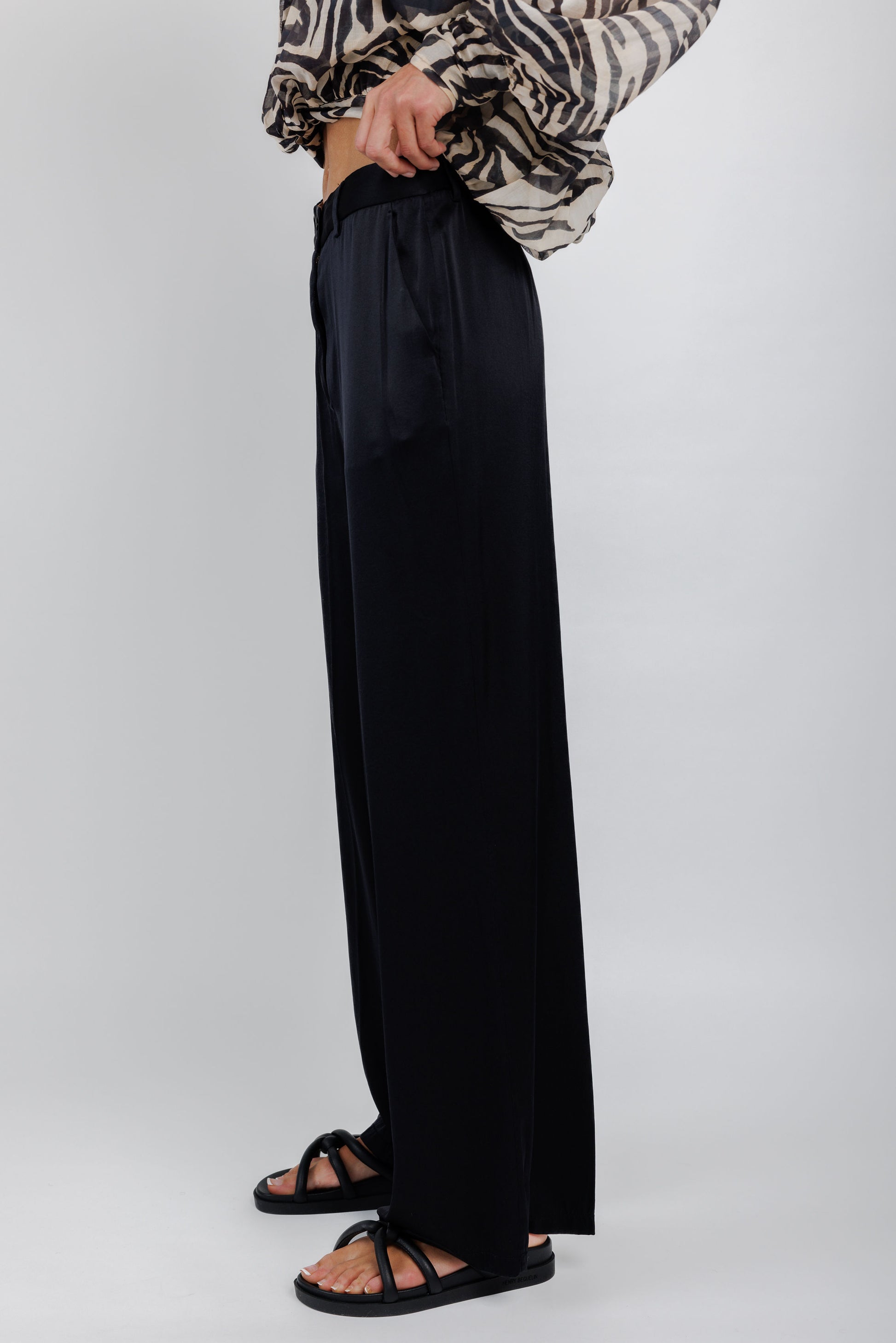 FORTE FORTE Stretch Silk Pant in Noir