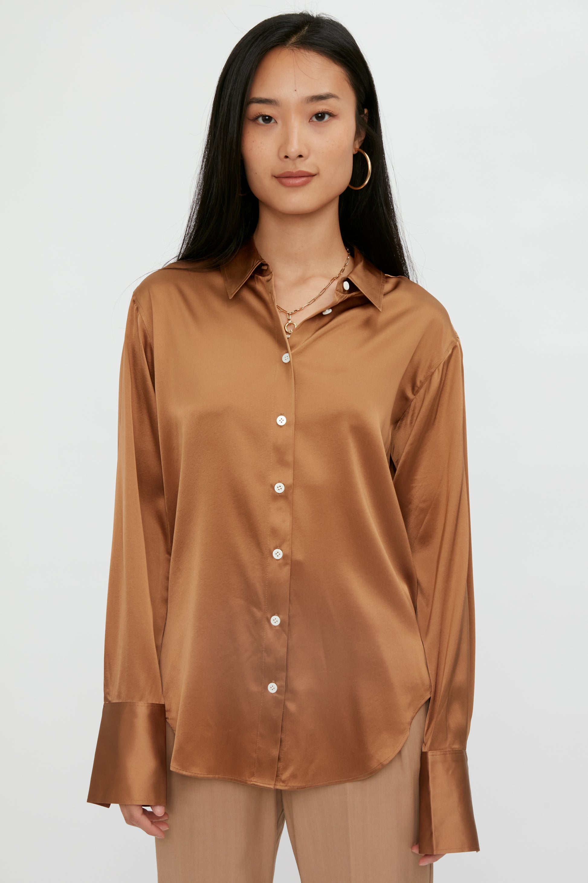 FRAME The Standard Shirt in Camel