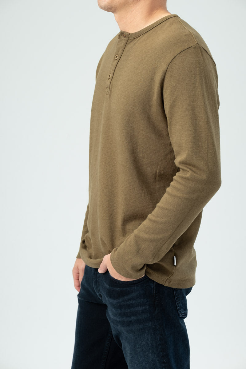 FRAME Long Sleeve Henley Shirt in Caper