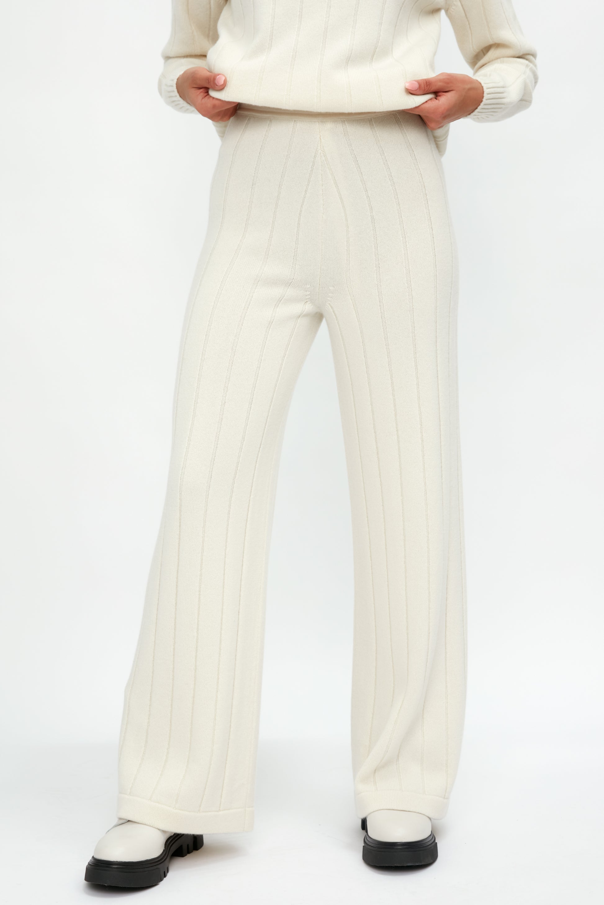 GENTRYPORTOFINO Cashmere Knit Pant in Burro