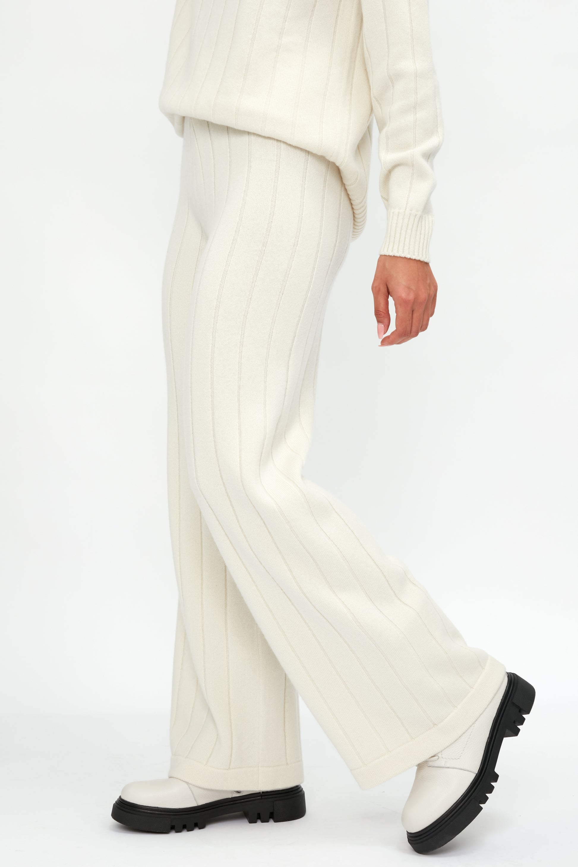 GENTRYPORTOFINO Cashmere Knit Pant in Burro