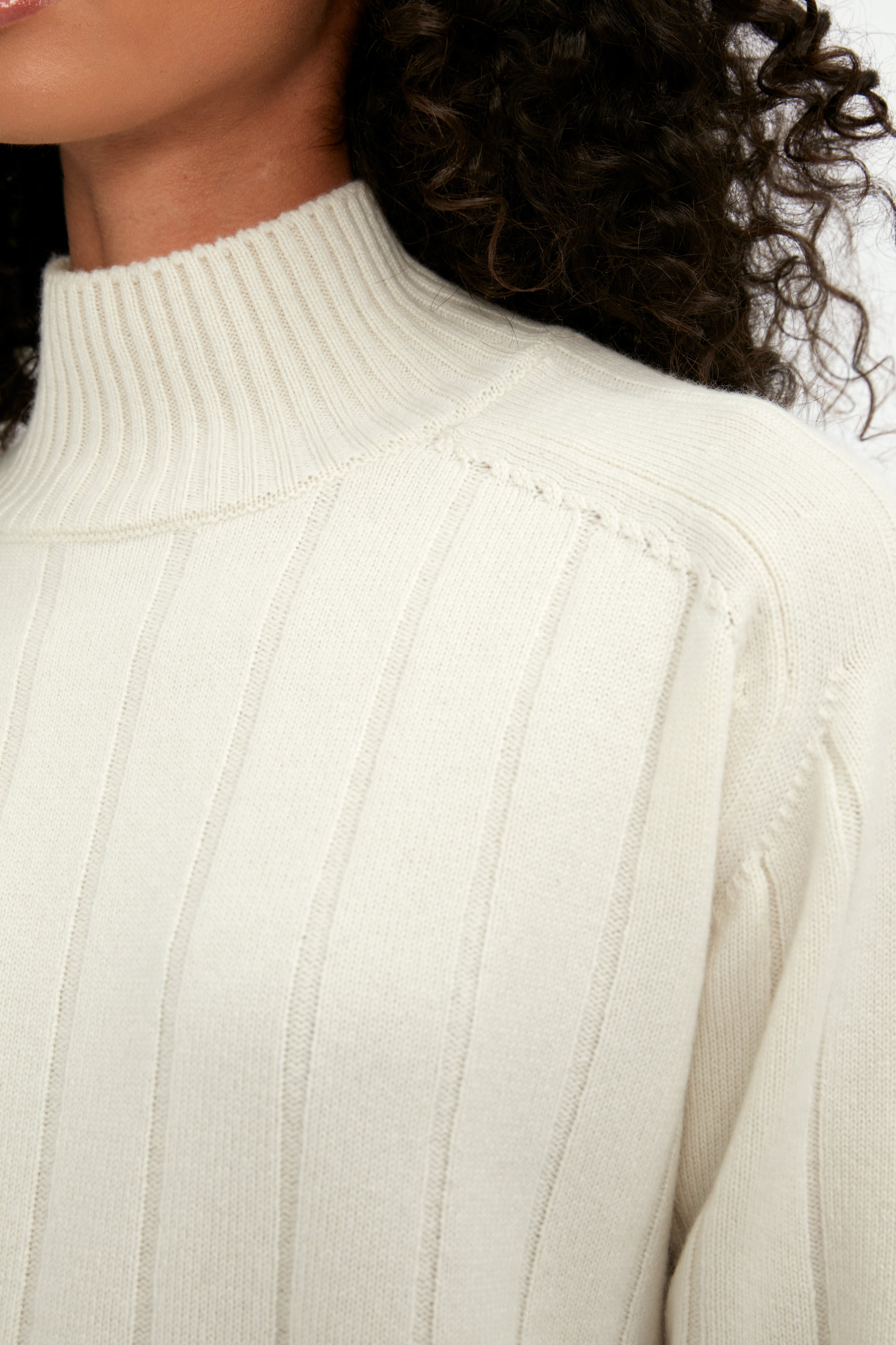 GENTRYPORTOFINO Cashmere Knit Sweater in Burro