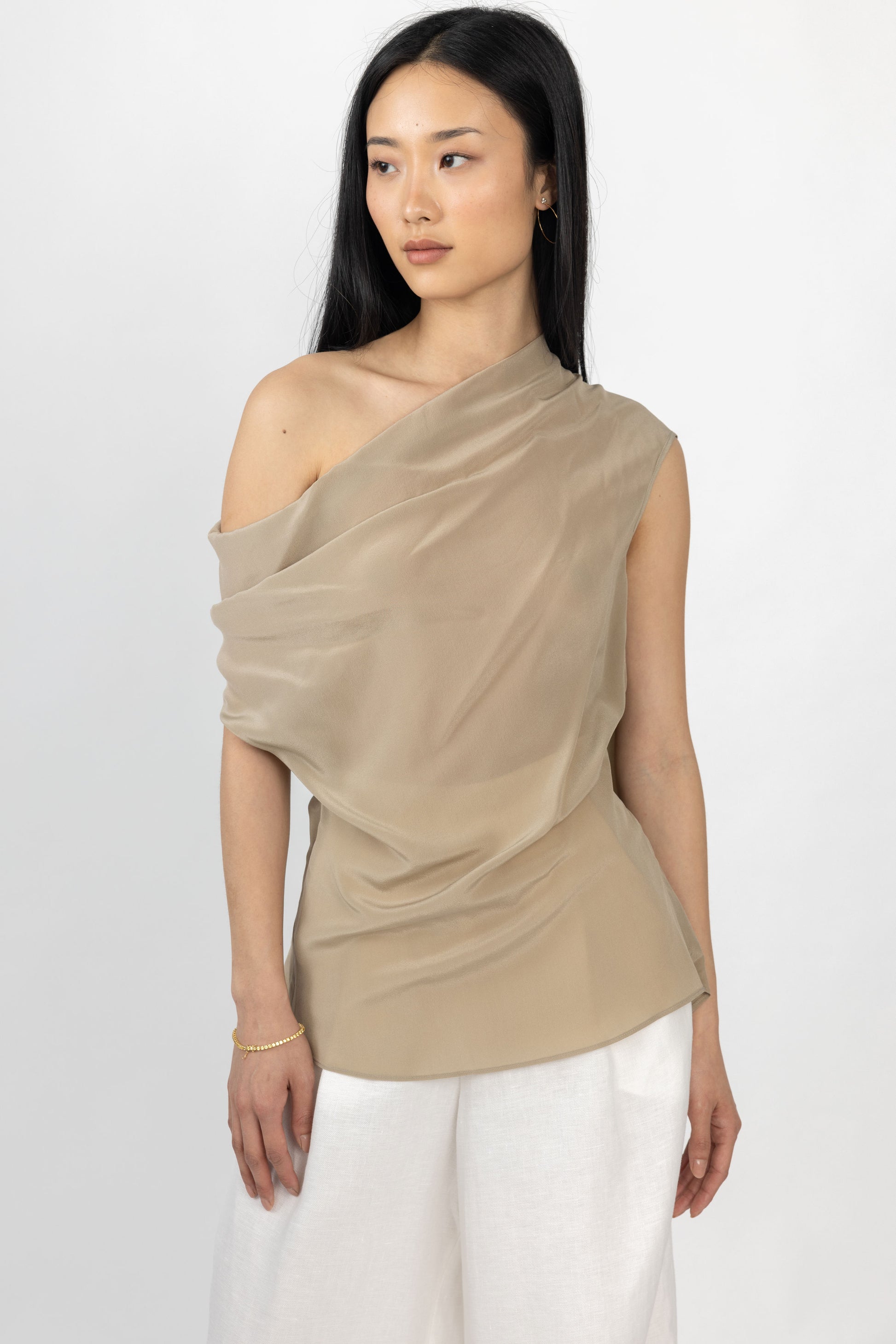 GENTRYPORTOFINO Draped Silk Top in Sabbia