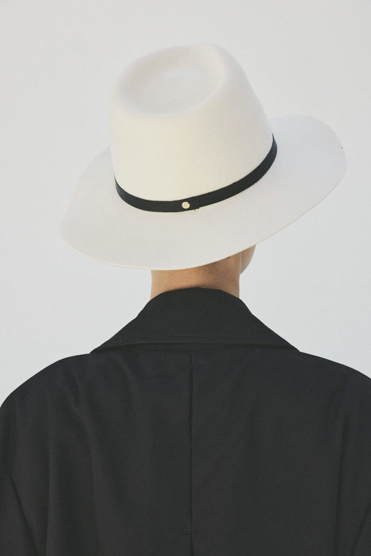 JANESSA LEONÉ Luca Fedora Hat in Creme
