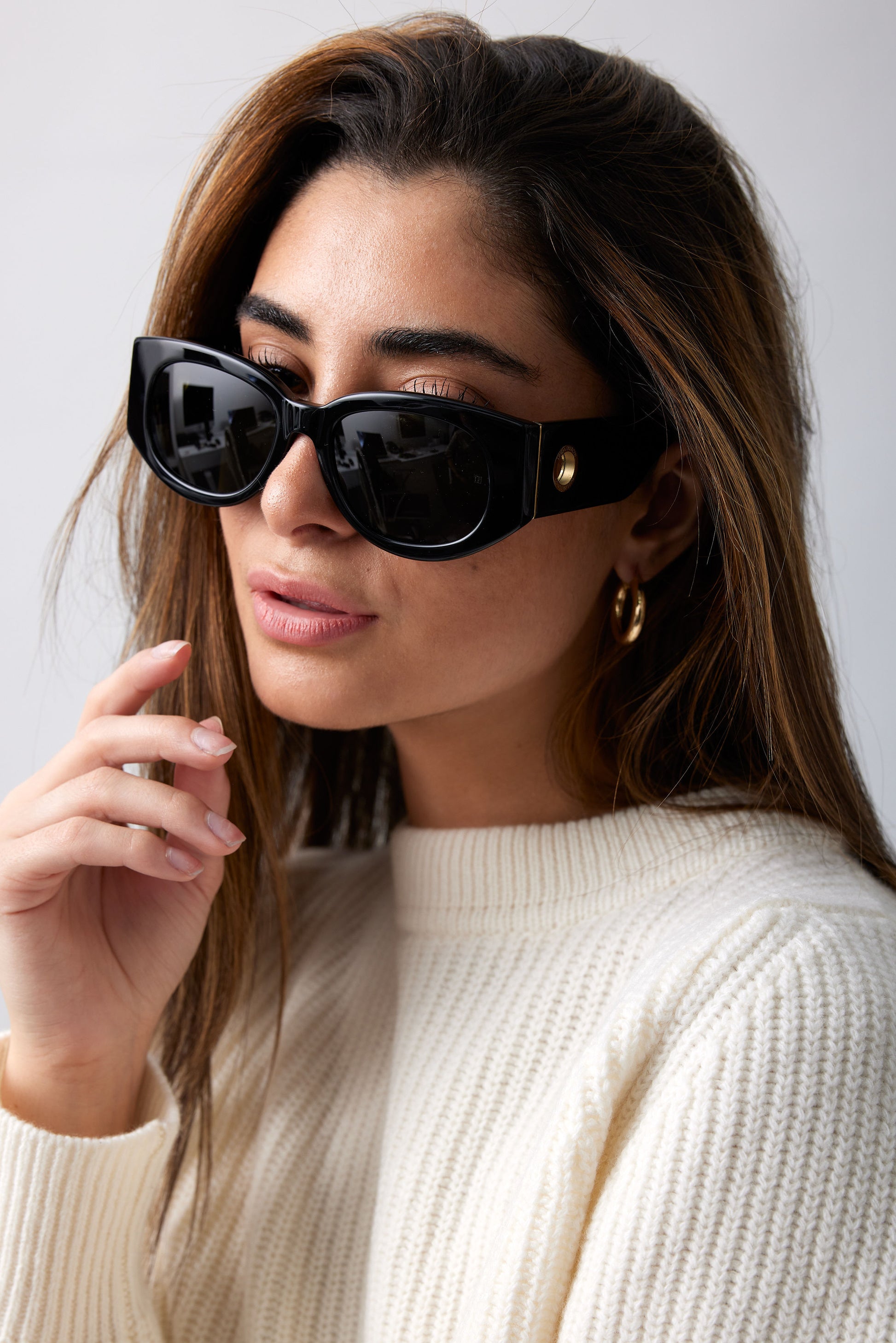 LINDA FARROW The Debbie D-Frame Sunglasses in Black