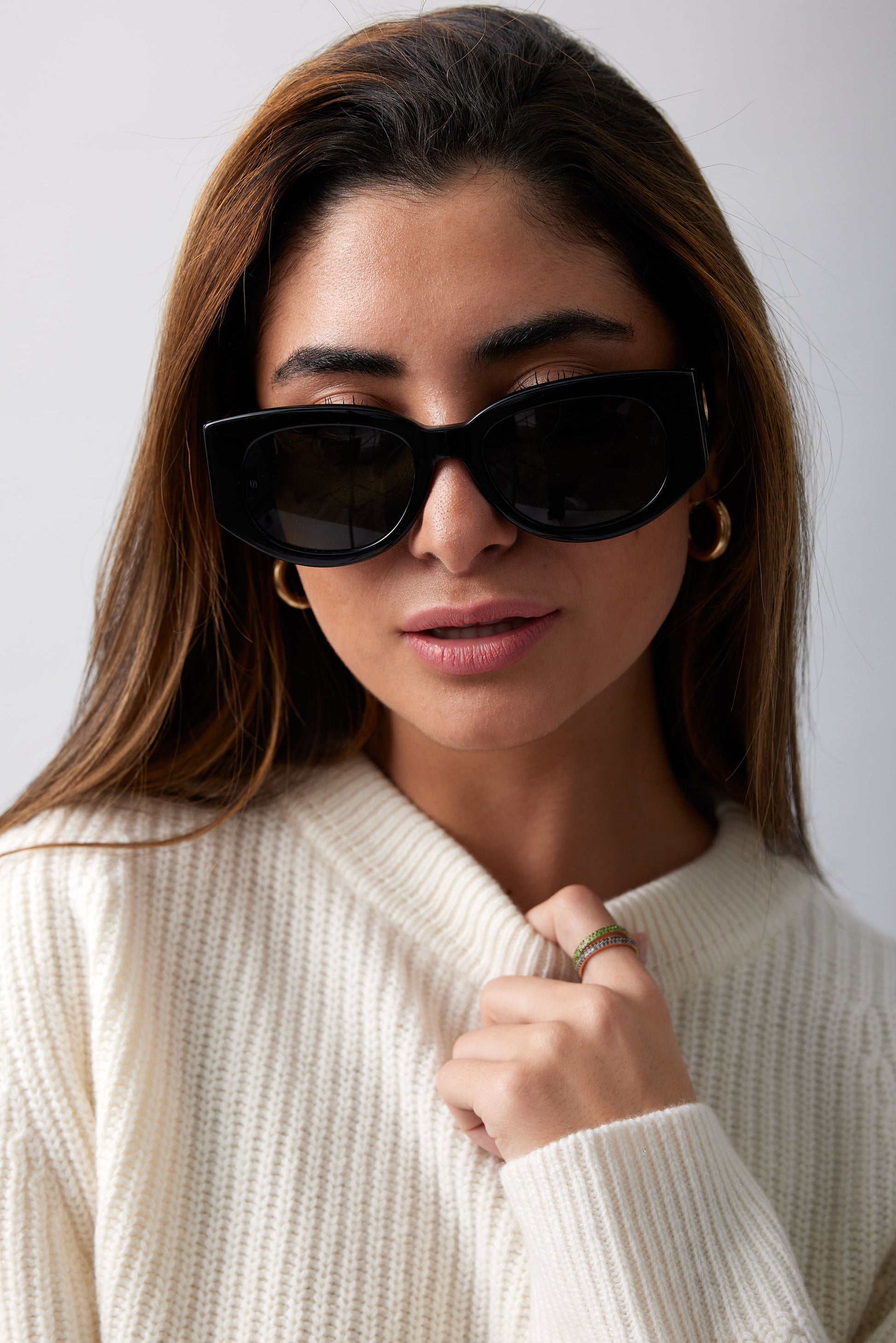 LINDA FARROW The Debbie D-Frame Sunglasses in Black