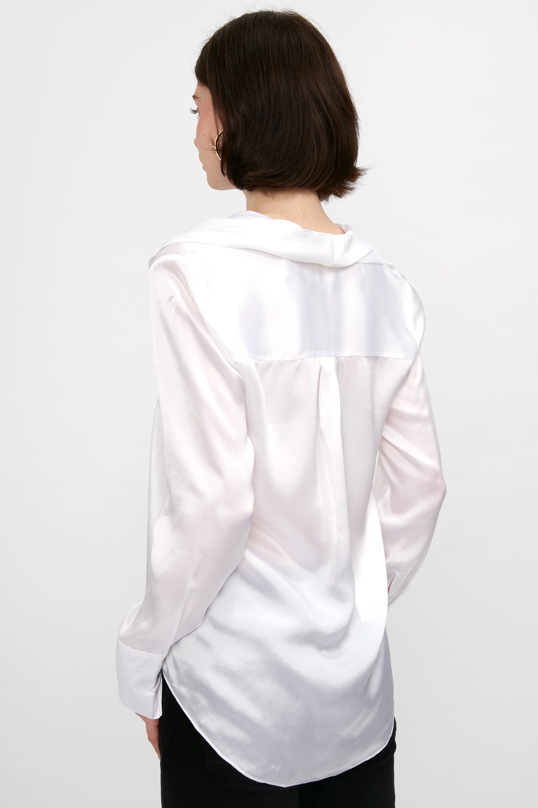 L'AGENCE Jaslynn Silk Open Collar Blouse in White