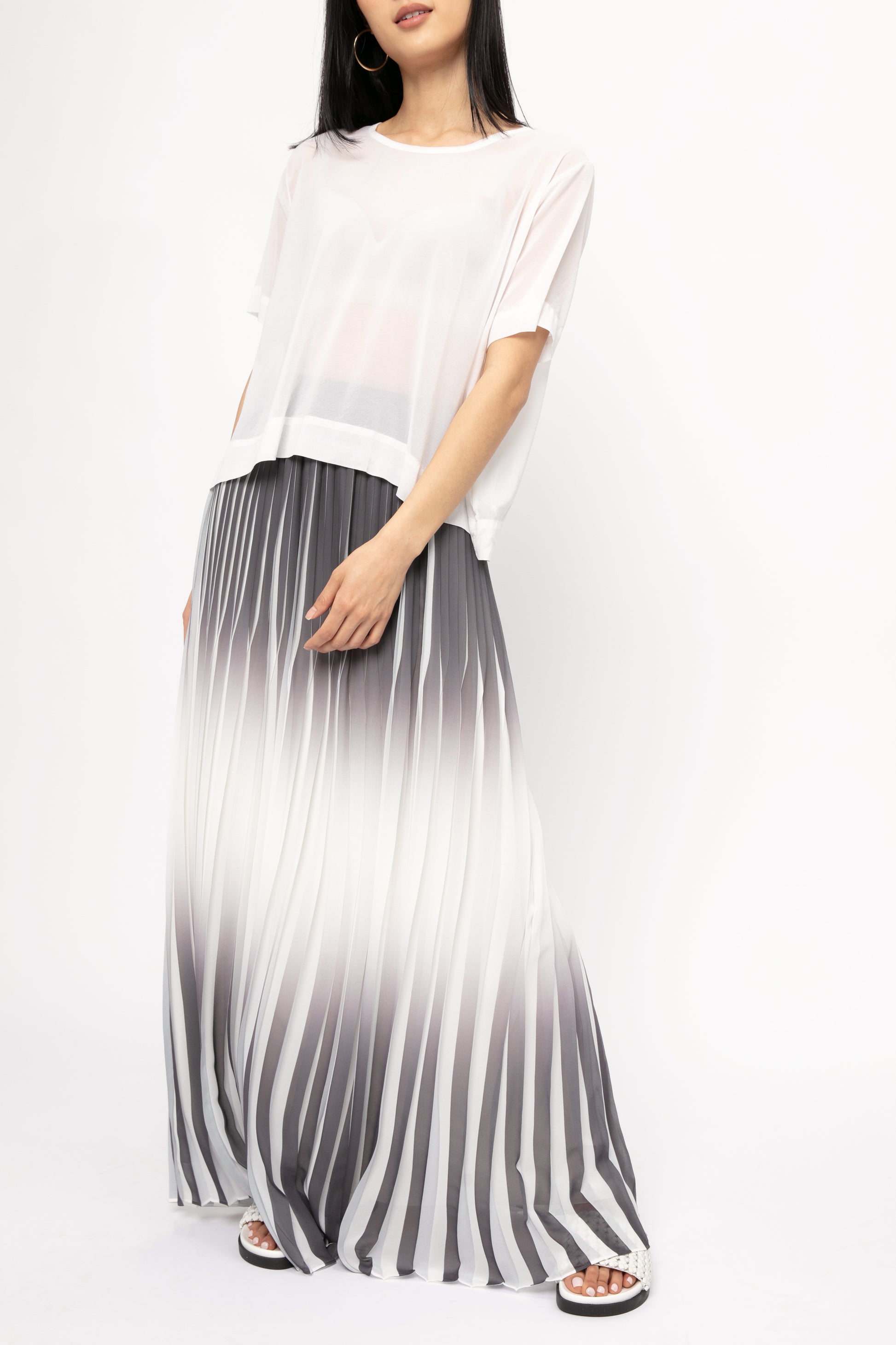PESERICO Maxi Plissé Skirt in White and Shadow Blue
