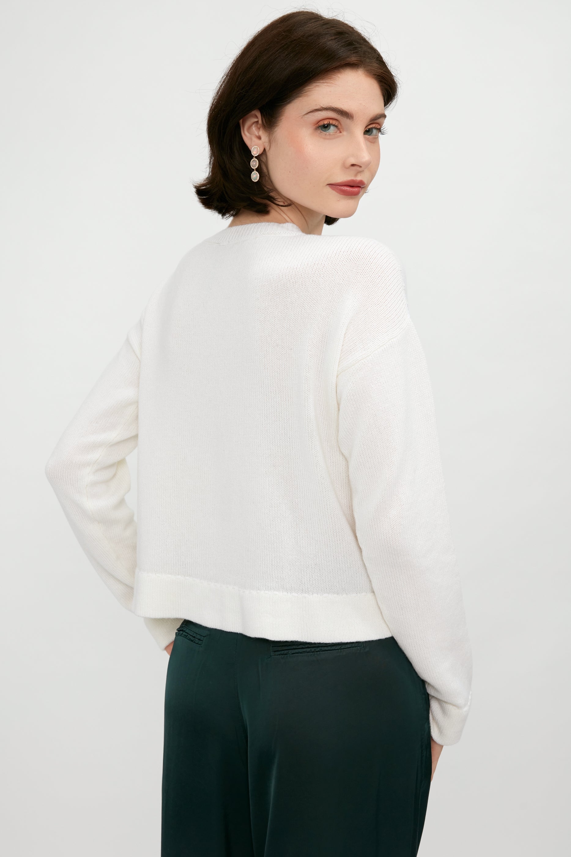 PRIVATE 0204 Cashmere Hand-Stitch V-Neck Sweater in White