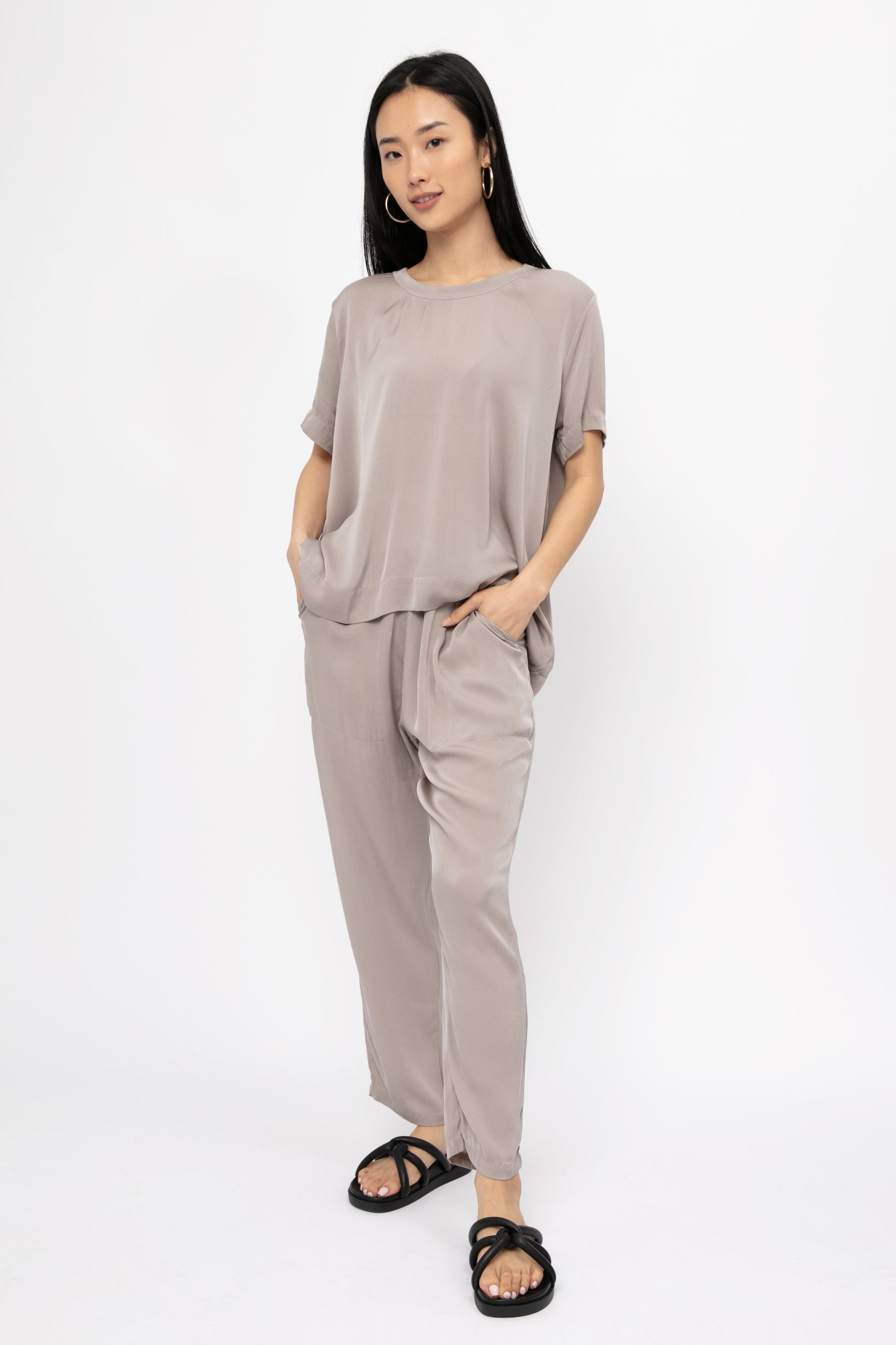 PRIVATE 0204 Silk Crop Pant in Greige