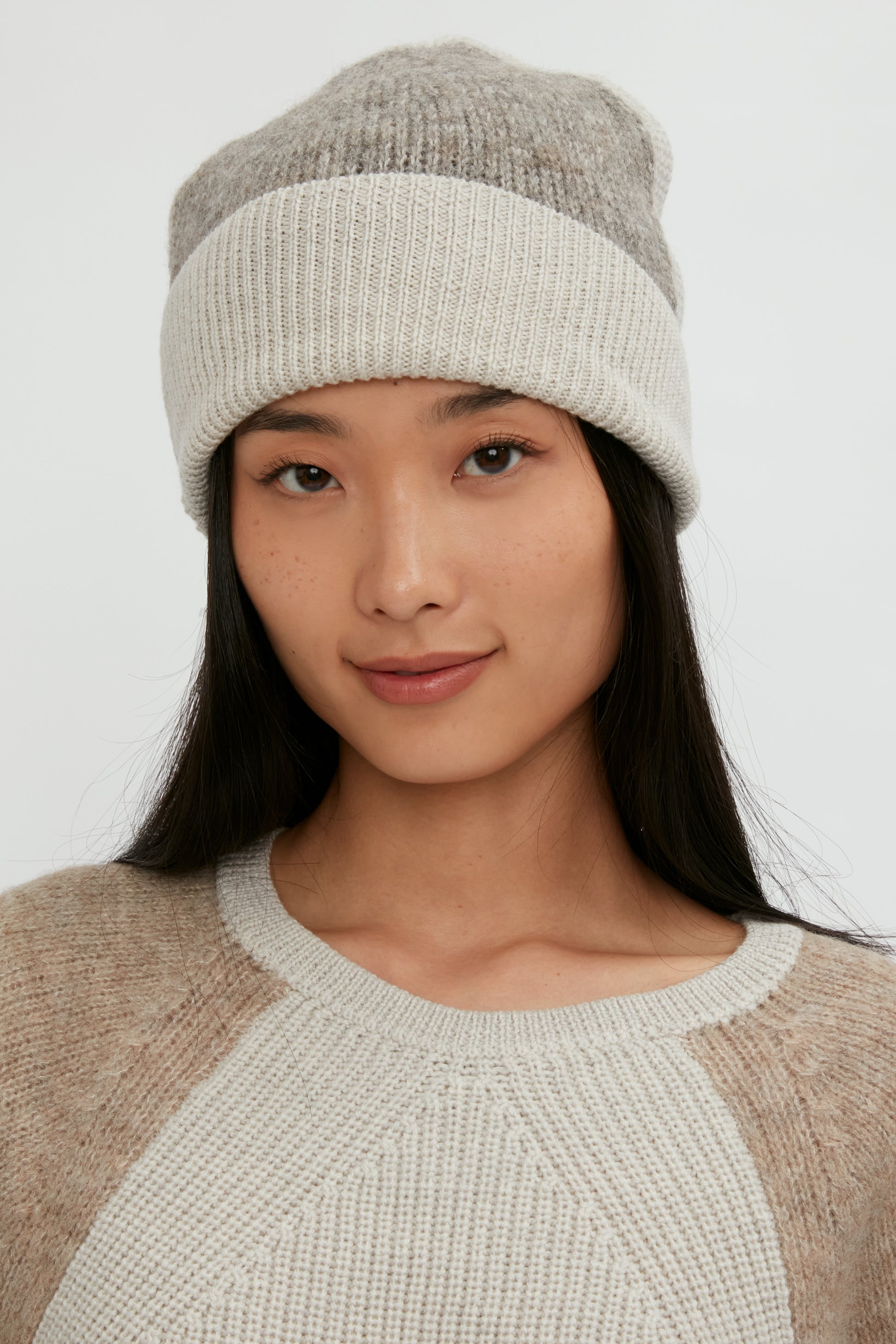 TRANSIT Knit Hat in Sand