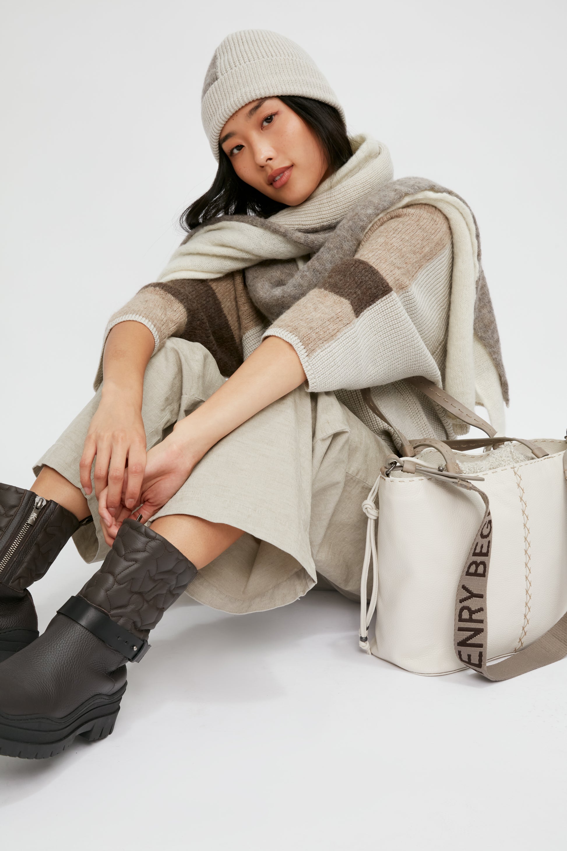 TRANSIT Knit Hat in Sand
