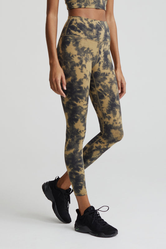 VARLEY Let's Go Pocket Legging in Flaxen Tie Dye