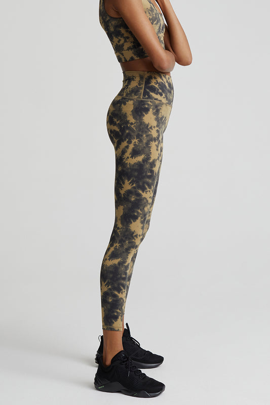 VARLEY Let's Go Pocket Legging in Flaxen Tie Dye