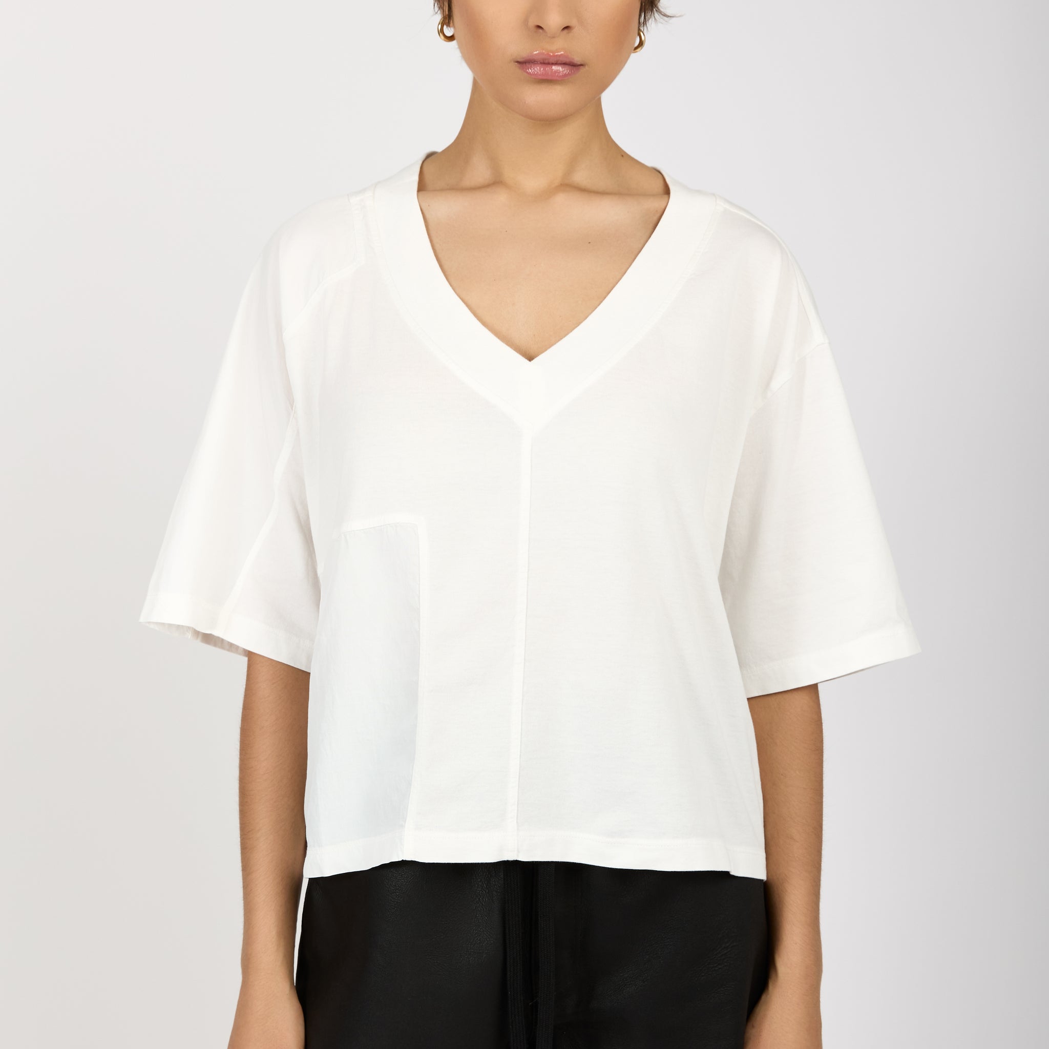 ANDREA YA'AQOV Oversized V-Neck Top in Bianco