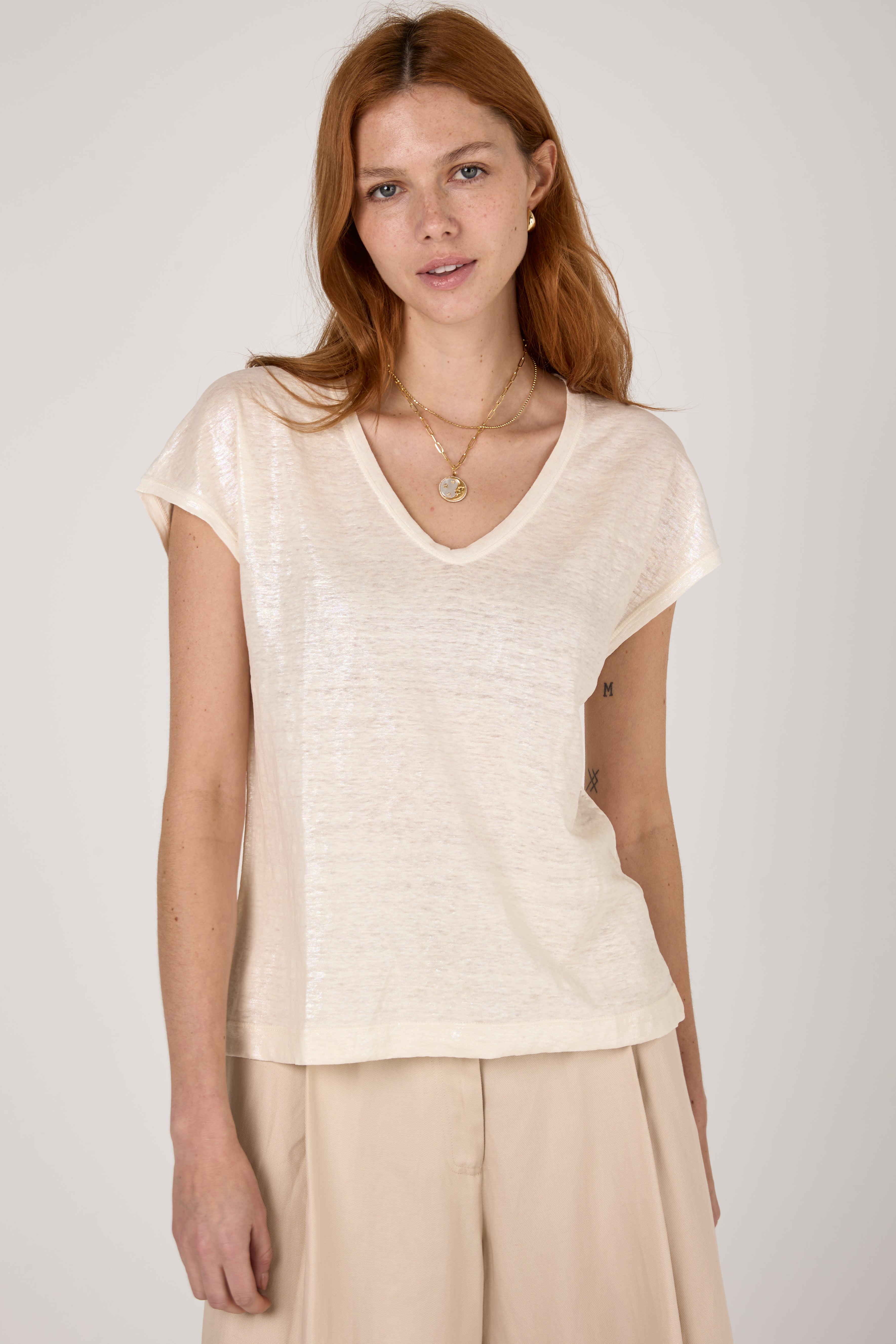 Linen T-Shirt with Mother of Pearl Lamination in Bianco