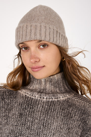 Ribbed Carded Beanie Hat in Mastice