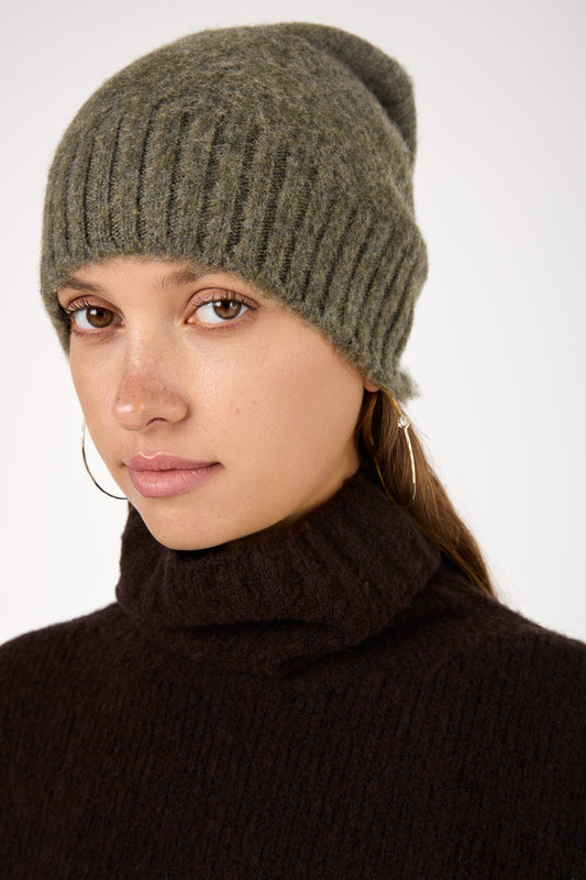 Ribbed Carded Beanie Hat in Oliva