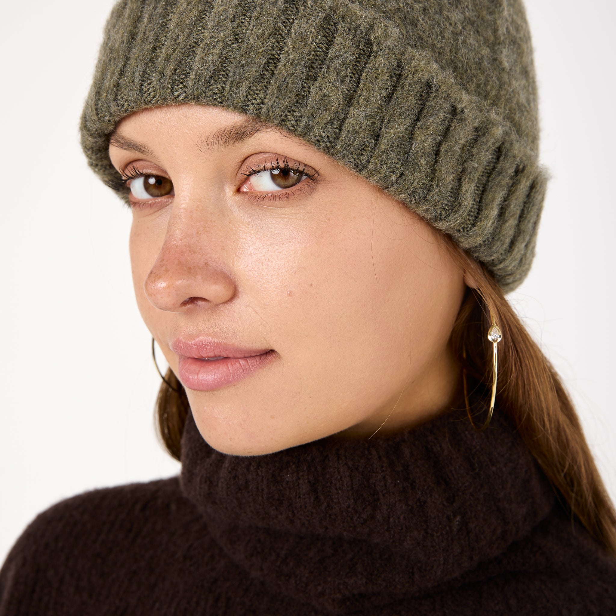 Ribbed Carded Beanie Hat in Oliva