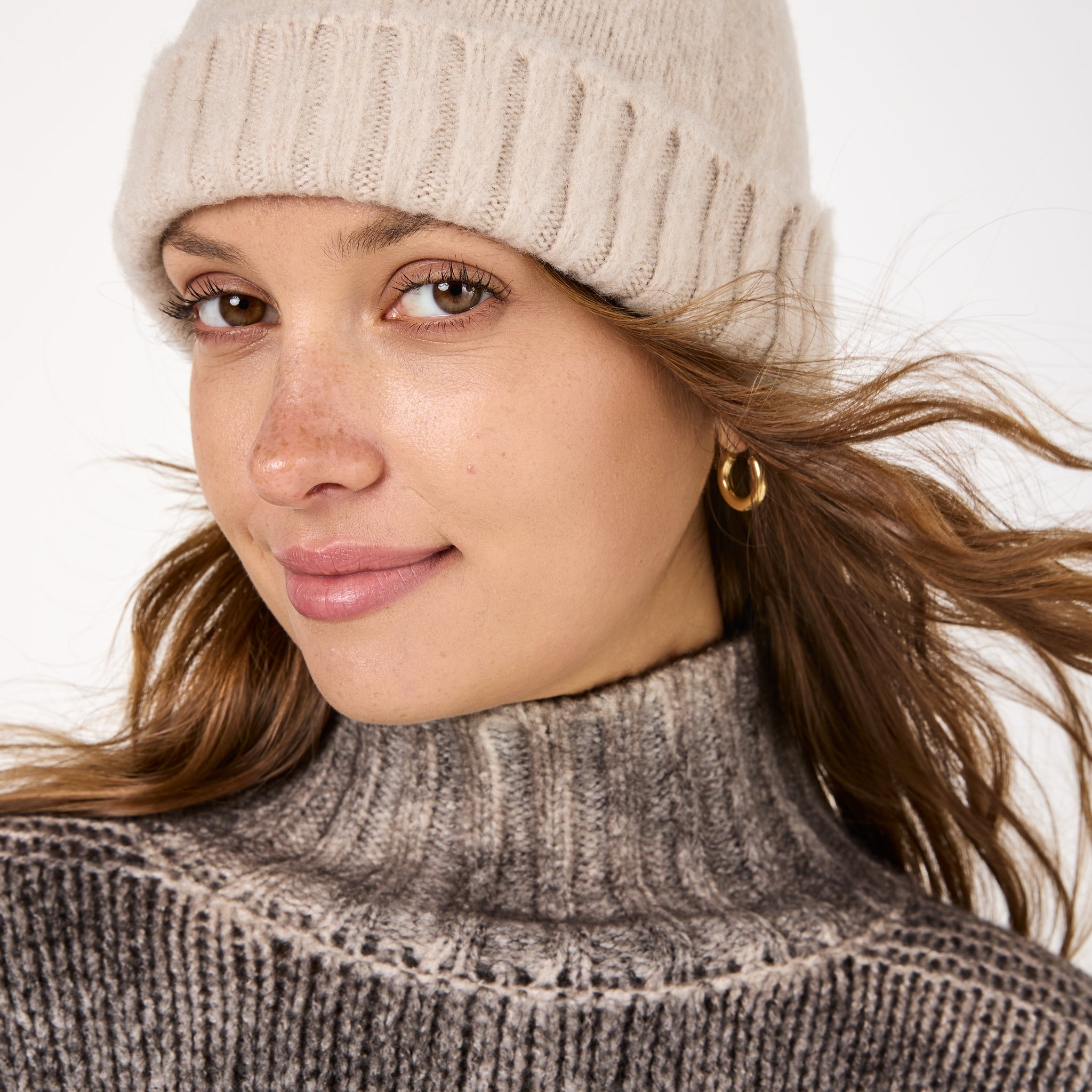 Ribbed Carded Beanie Hat in Sabbia